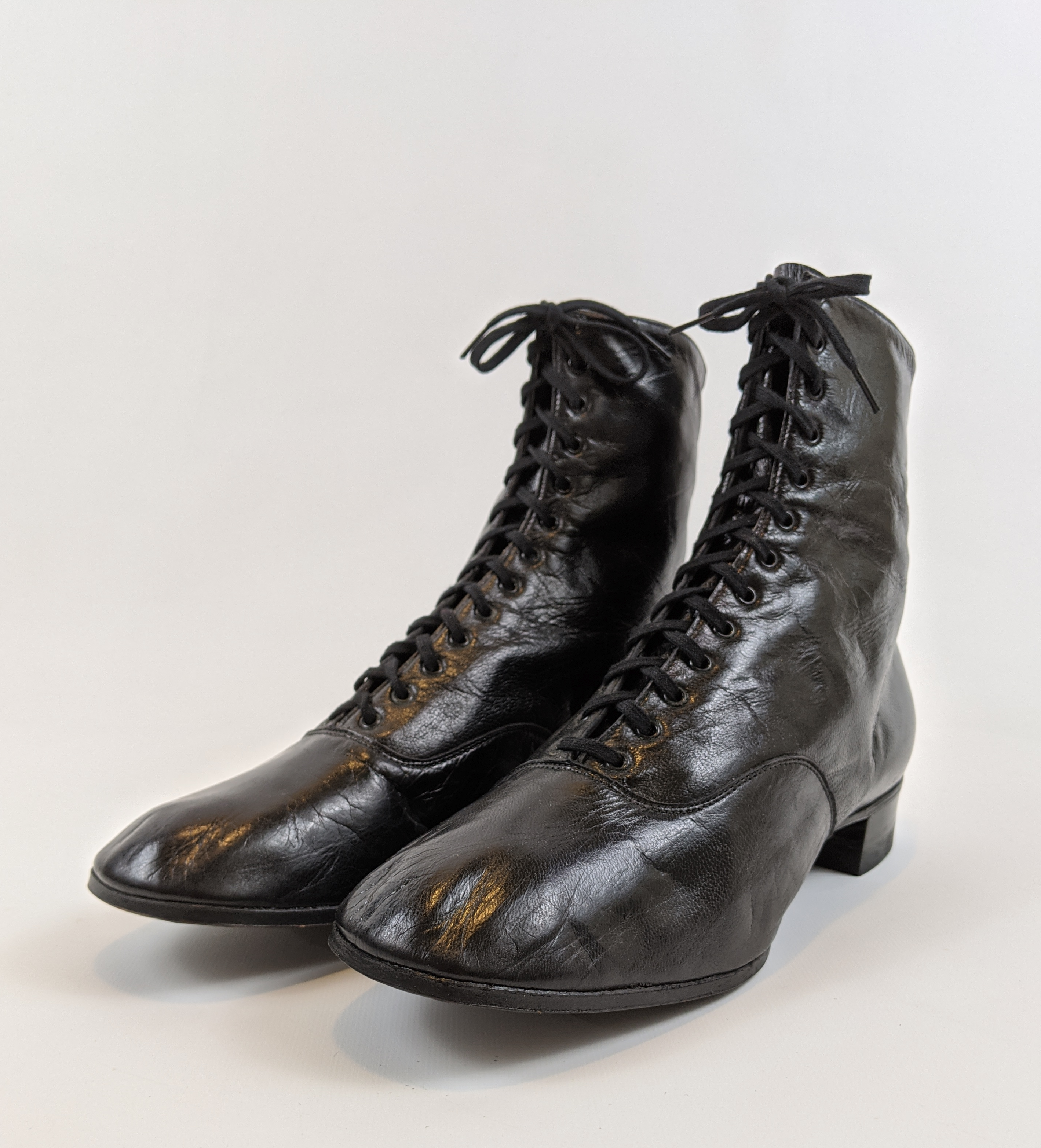 1930s Black Lace Up Boots | Approx Sz 7-7.5