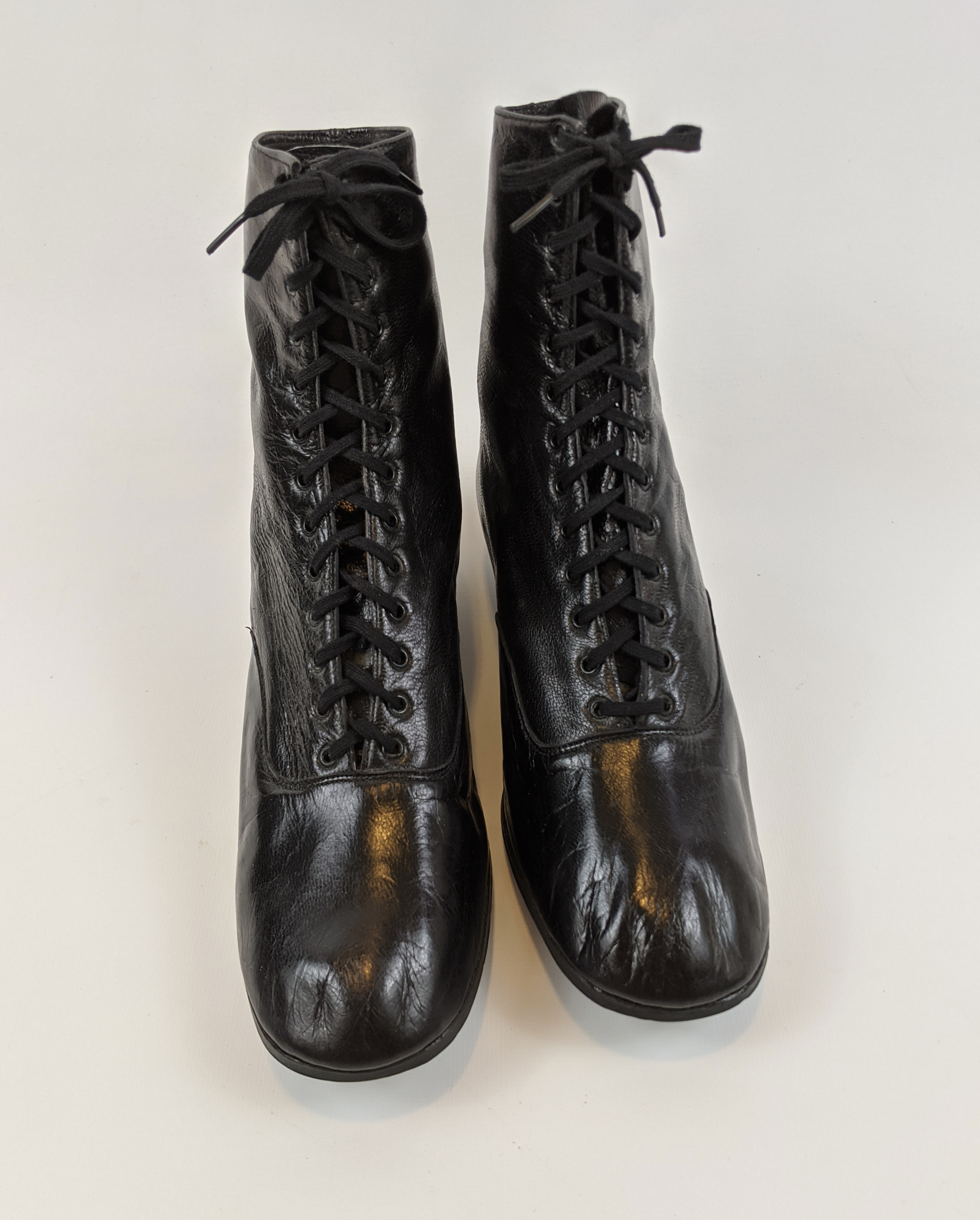 1930s Black Lace Up Boots | Approx Sz 7-7.5