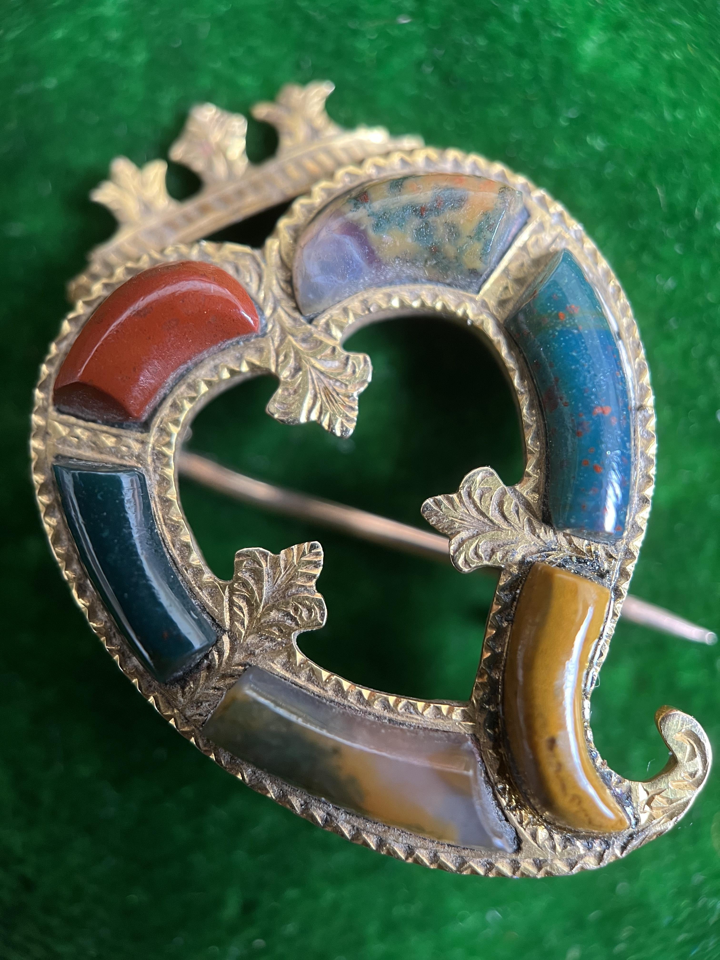 14k Gold Scottish Agate Witch&