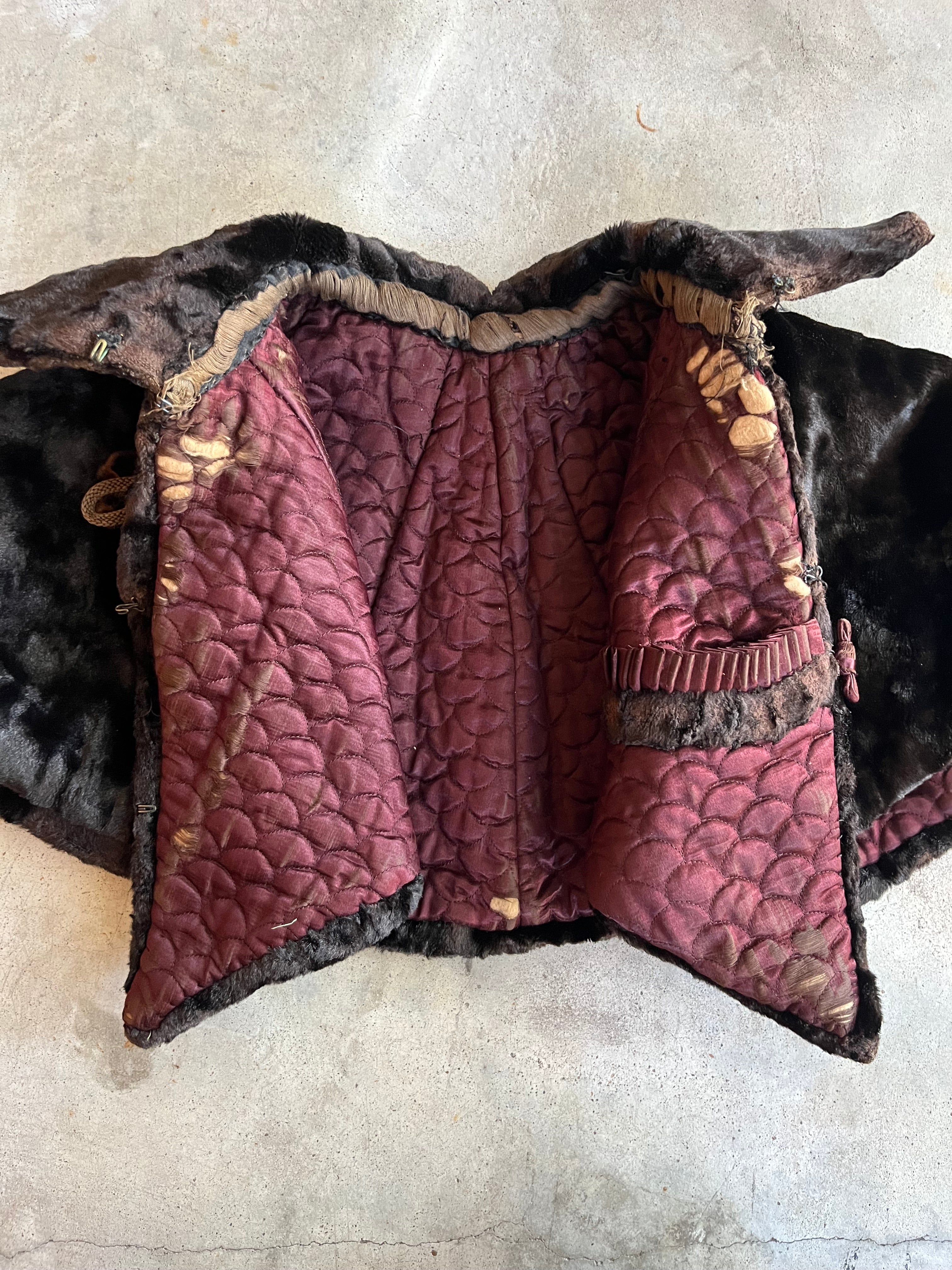 c. 1890s Faux Seal Plush Capelet