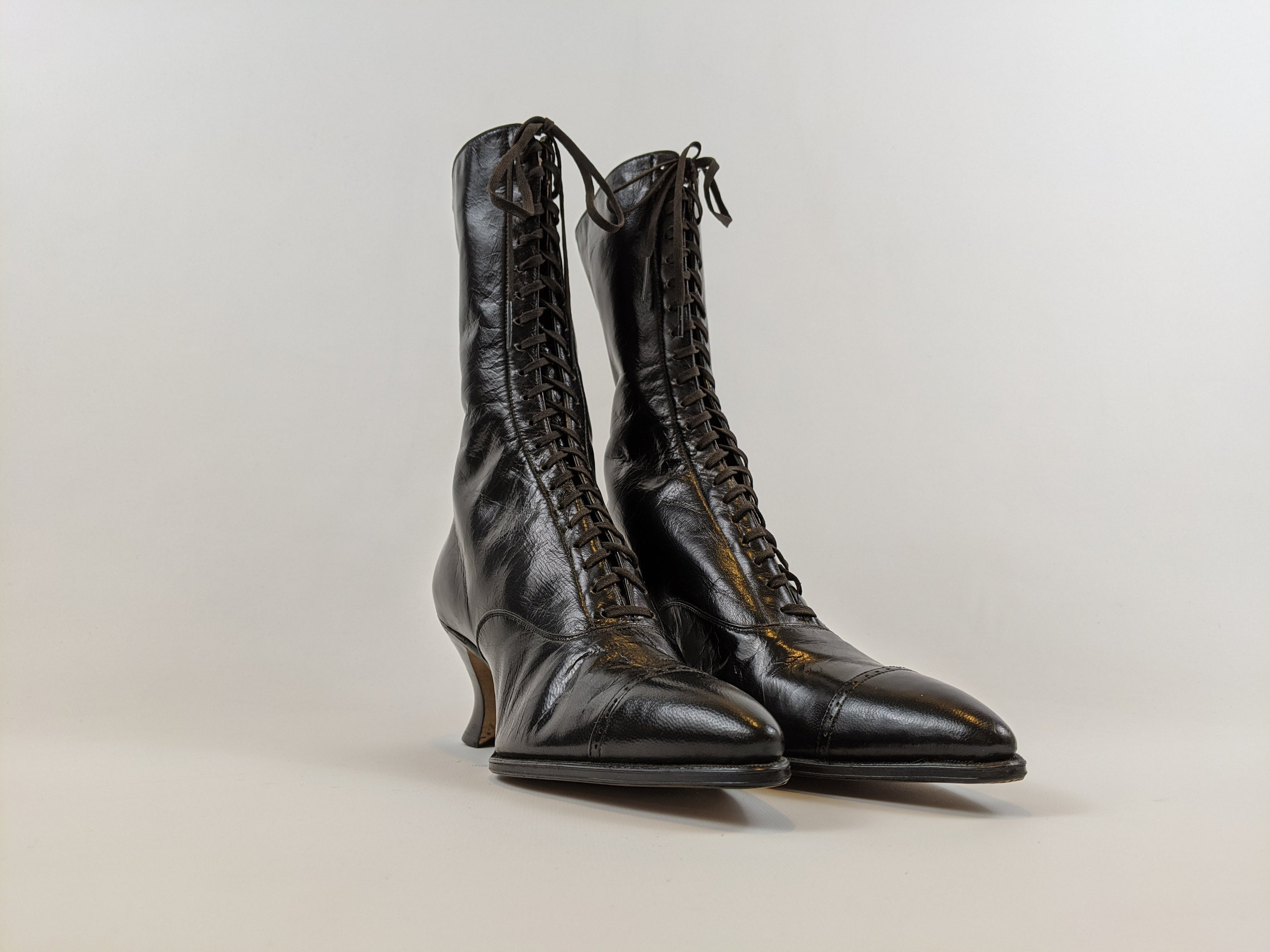 1920s Black Lace Up Louis Heel Boots | Approx Sz 6.5-7