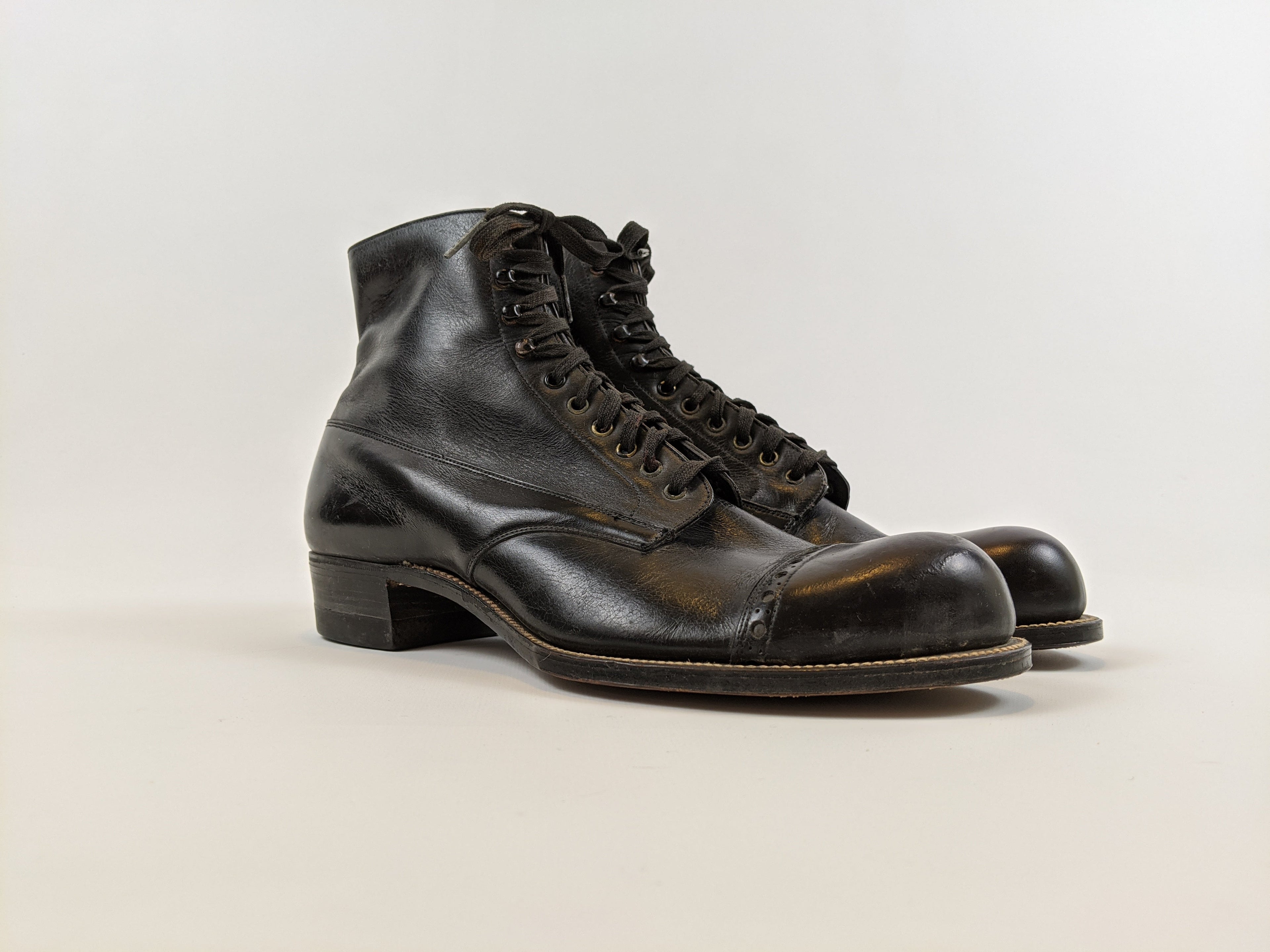 RESERVED | 1910s Black Lace Up Boots | Approx Sz 7.5-8