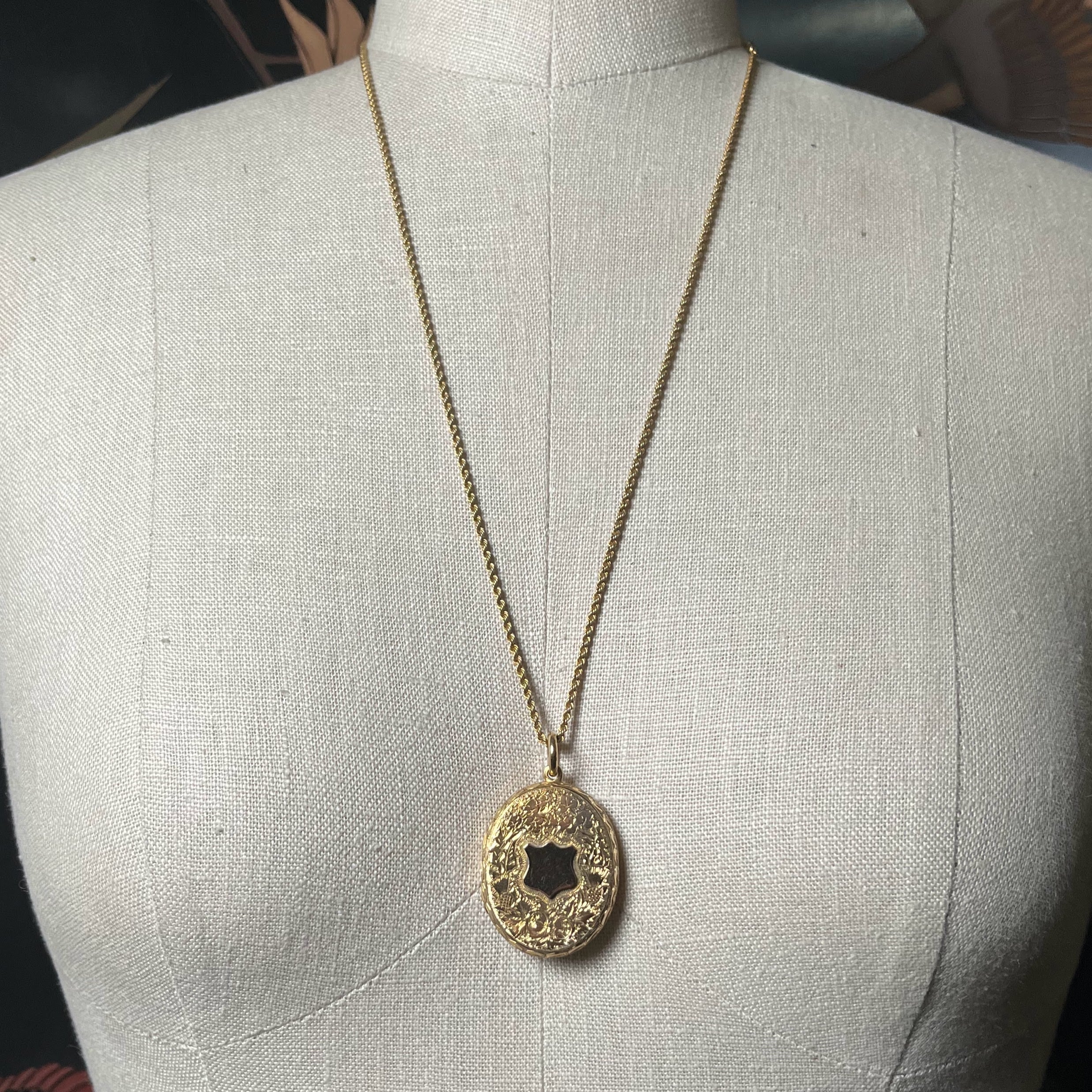 18k Gold 19th c. Floral Locket