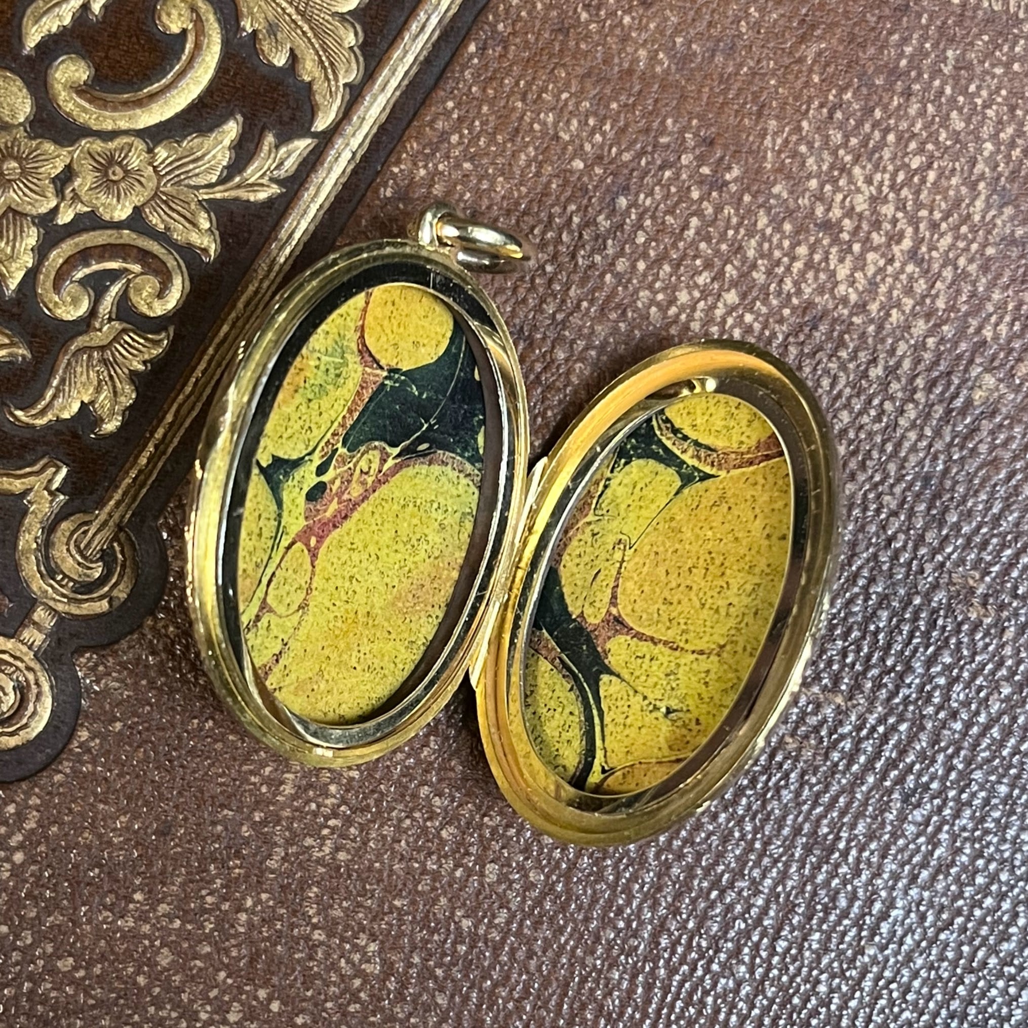 18k Gold 19th c. Floral Locket
