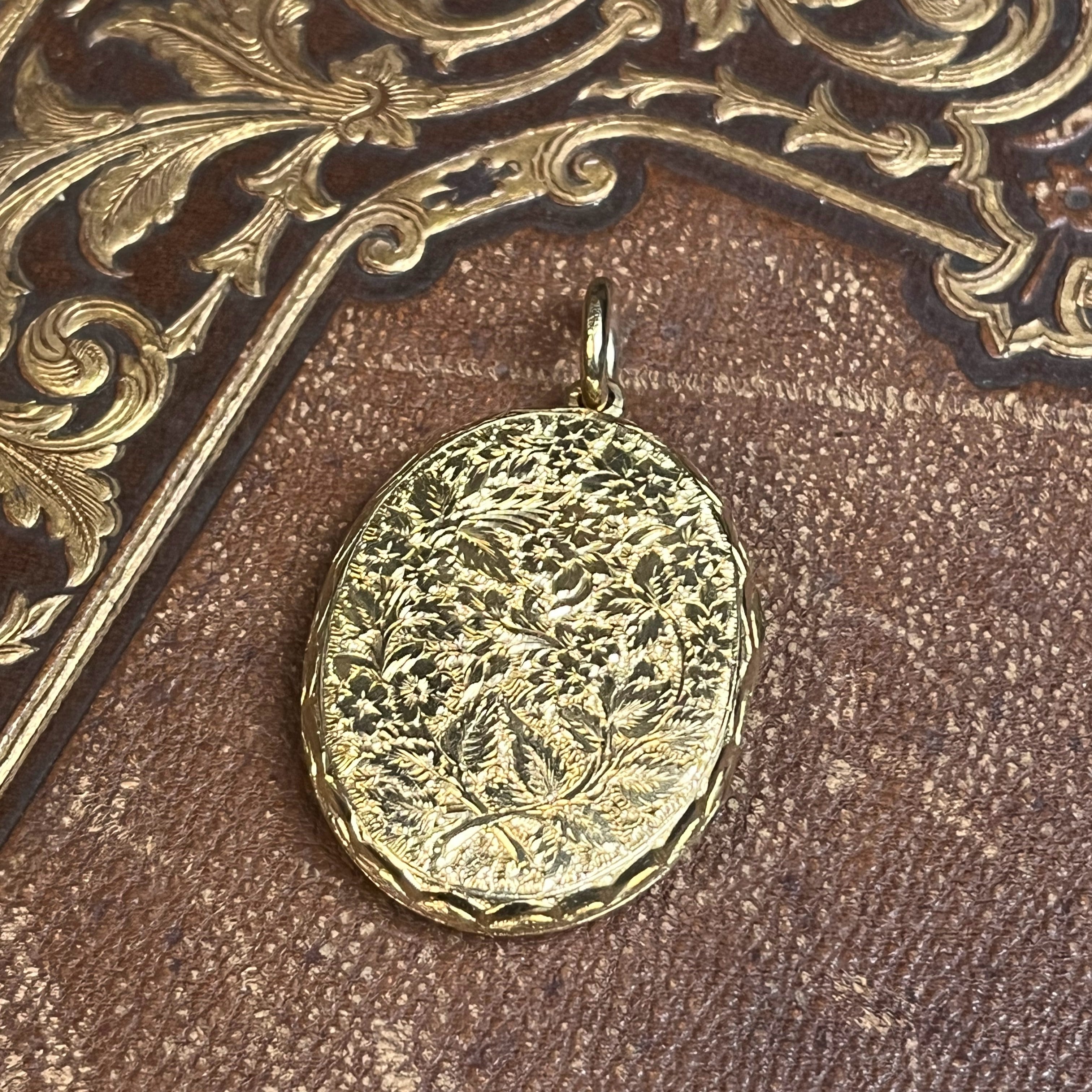 18k Gold 19th c. Floral Locket