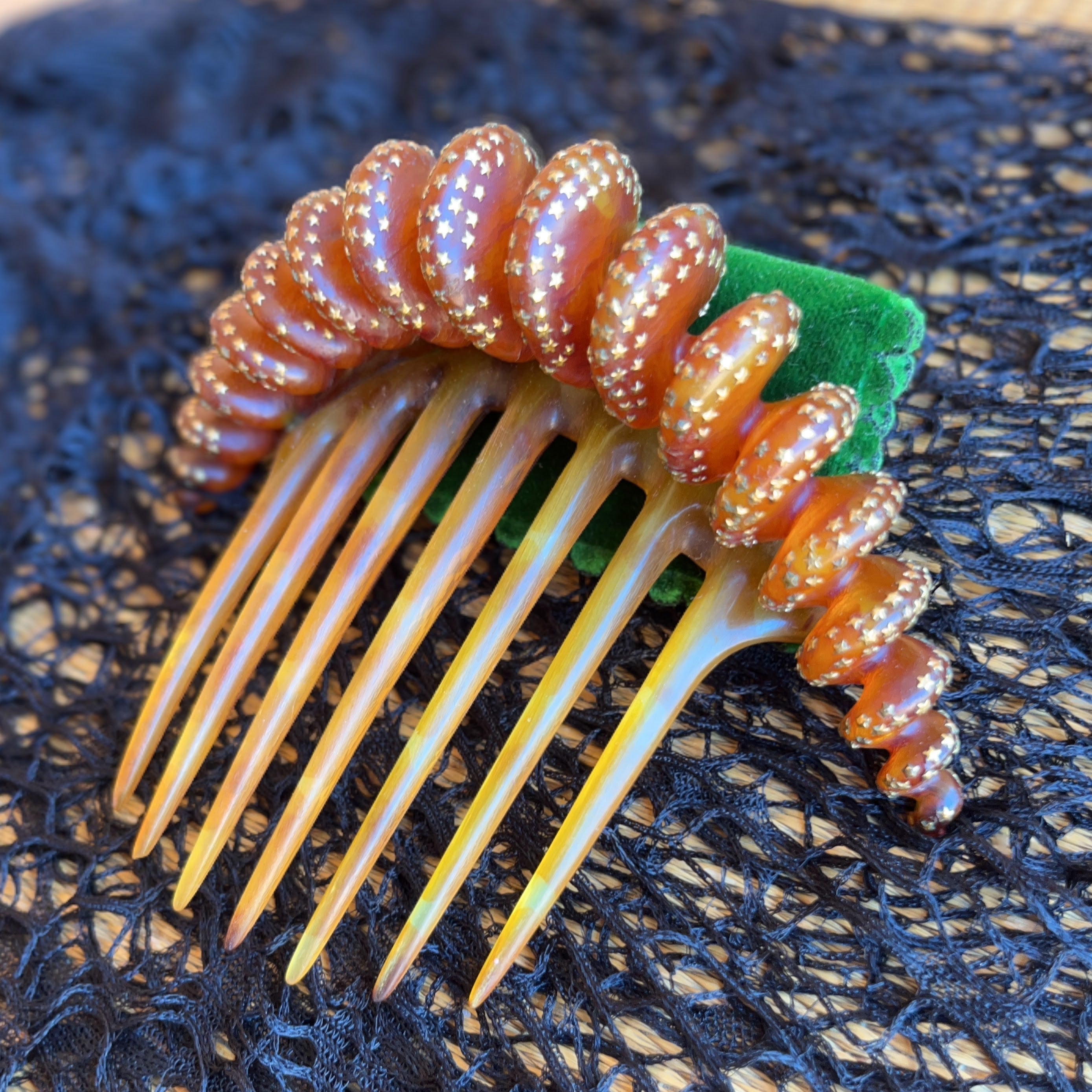 19th c. Twisted Horn Star Pique Hair Comb