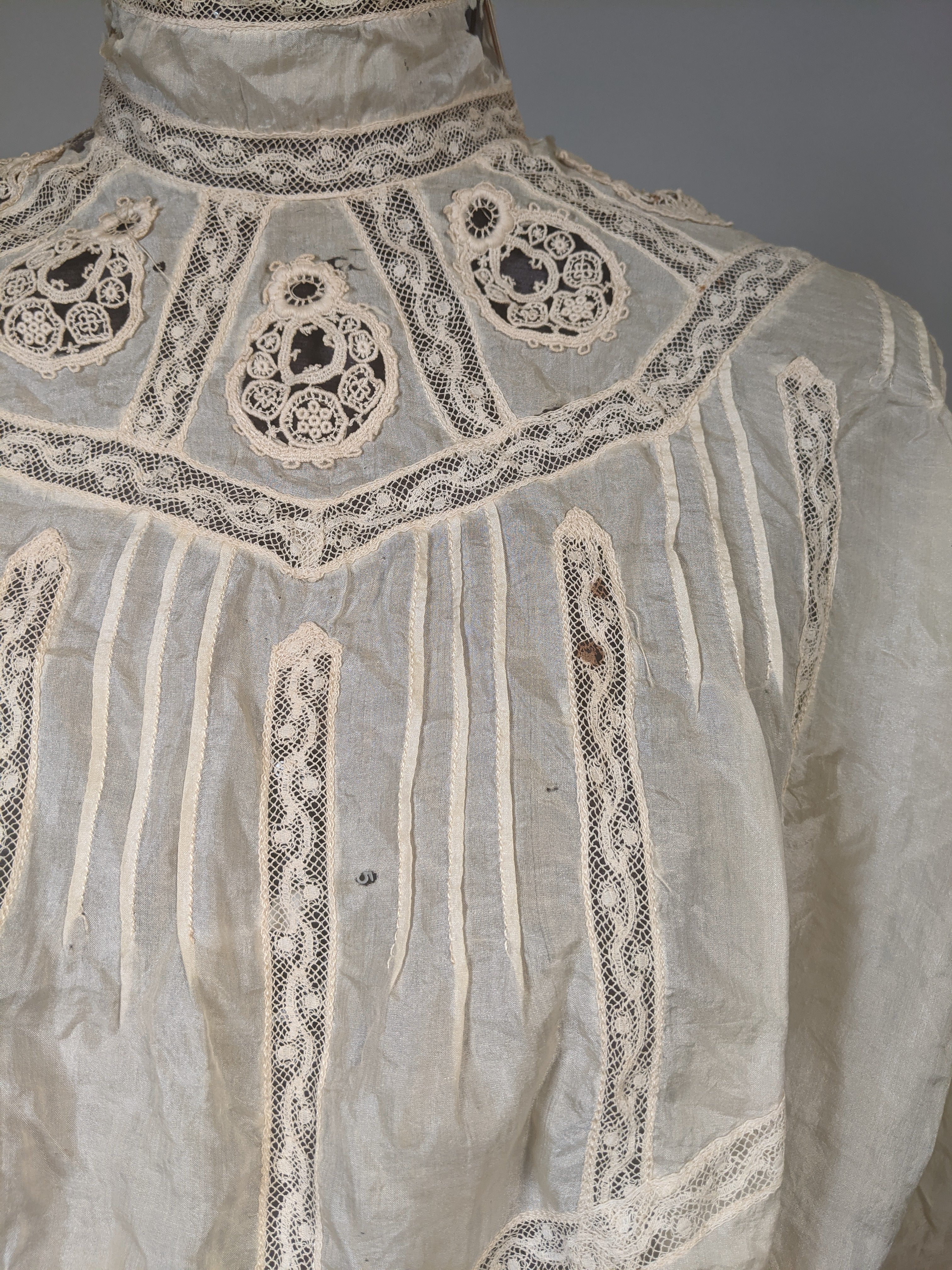 1900s Lace Blouse For Study / Display
