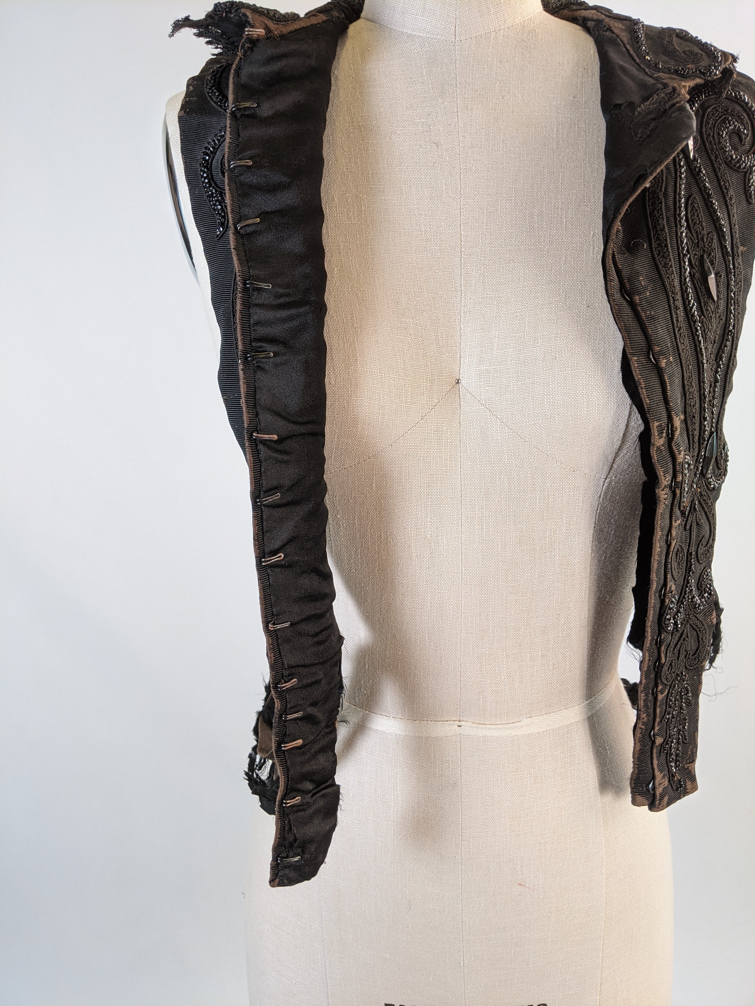 1880s Beaded Collar