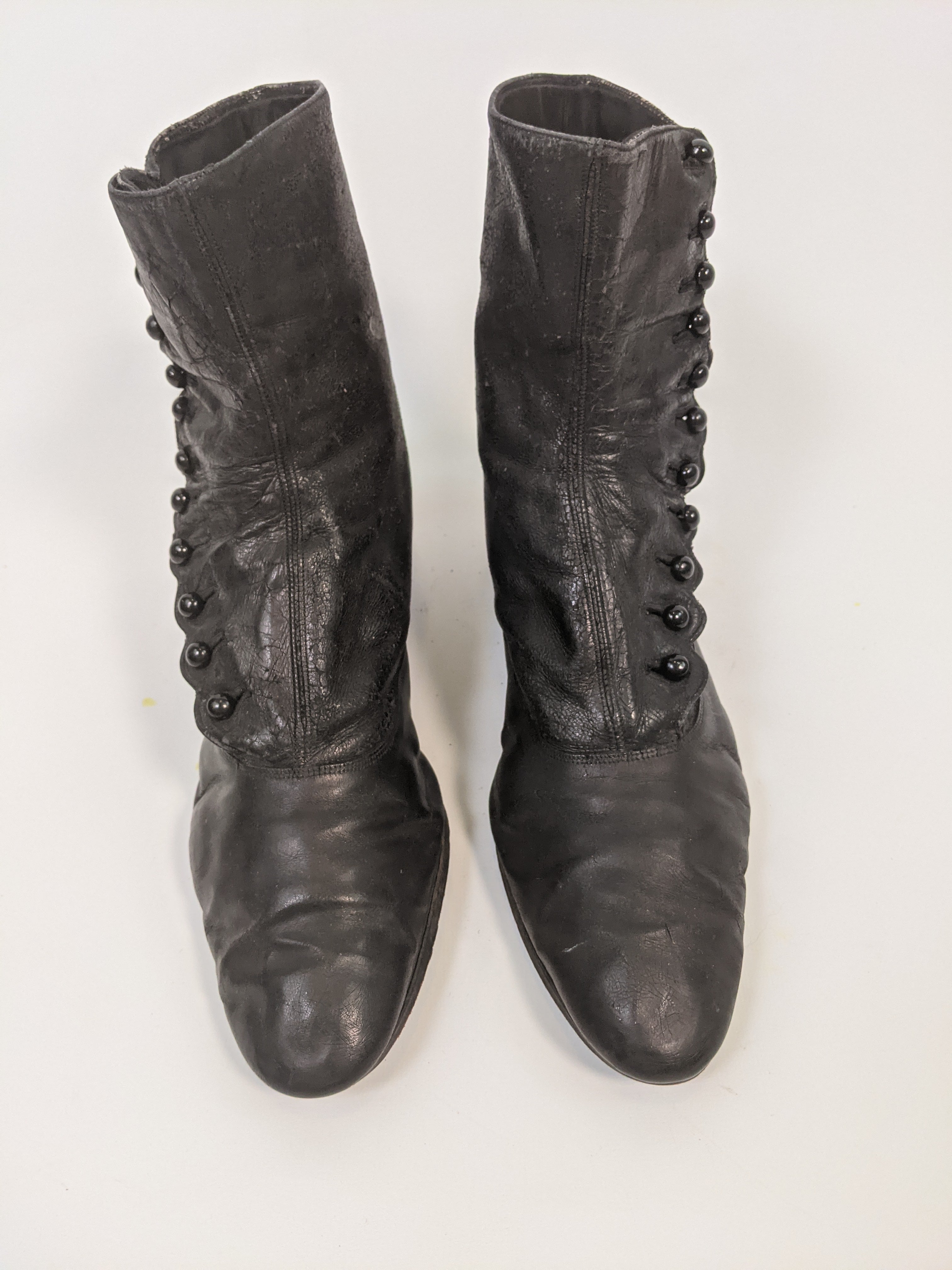 1890s "Sorosis" Side Button Boots | Approx Sz 8-8.5