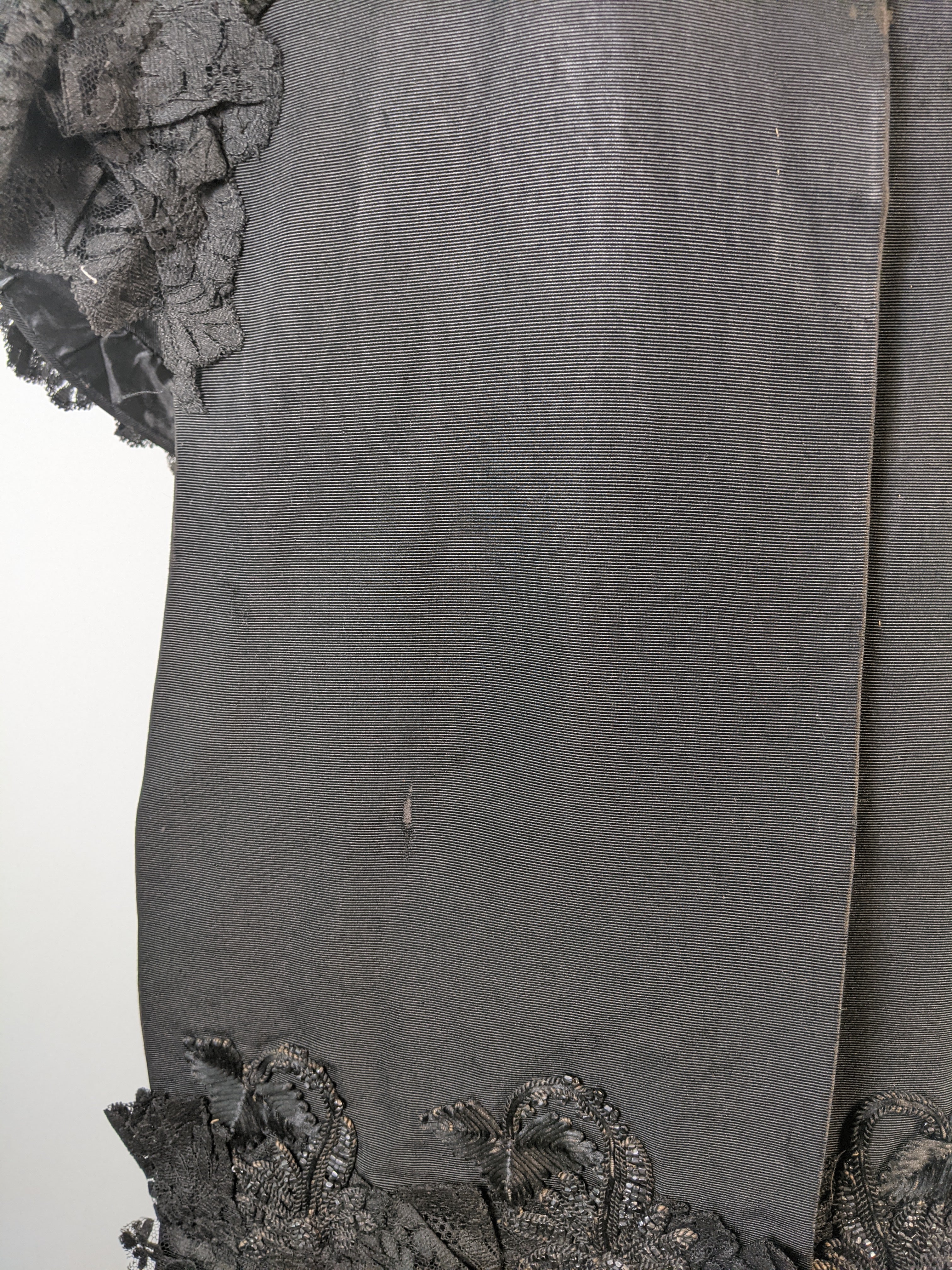 1880s Ivy Leaf Mantle