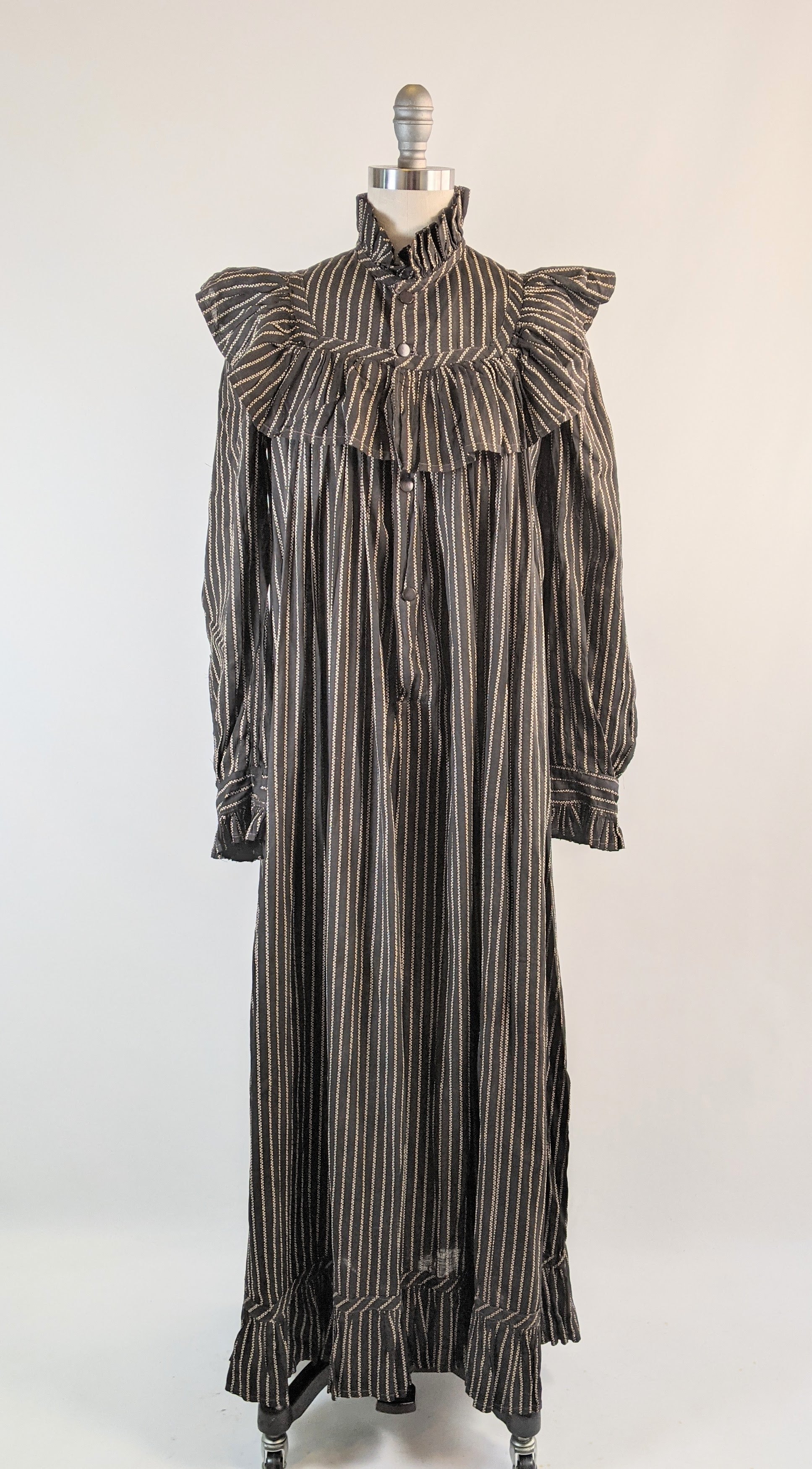 Late 1890s-1900 Wrapper Dress