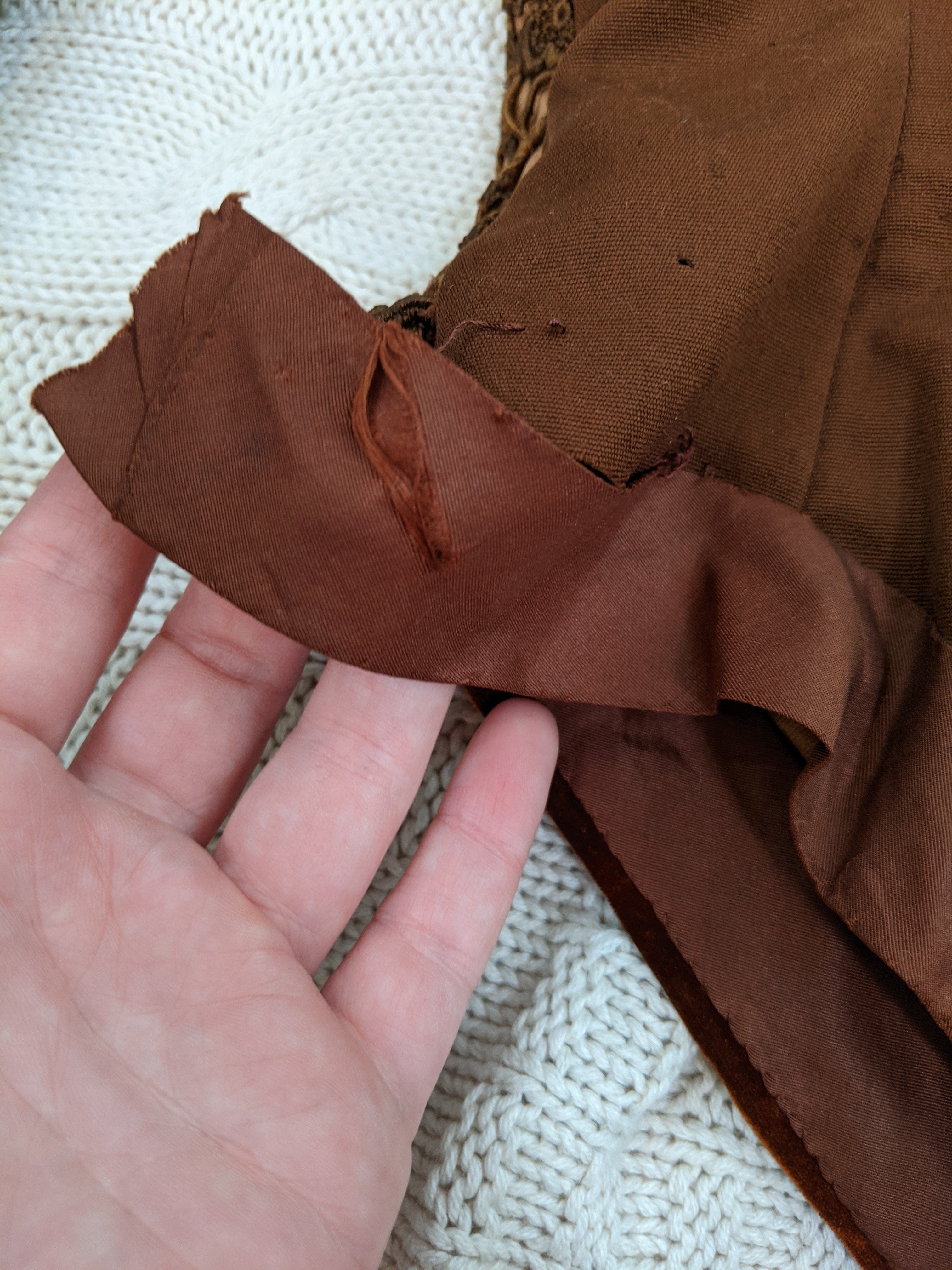 1890s Brown Velvet Gigot Sleeve Bodice