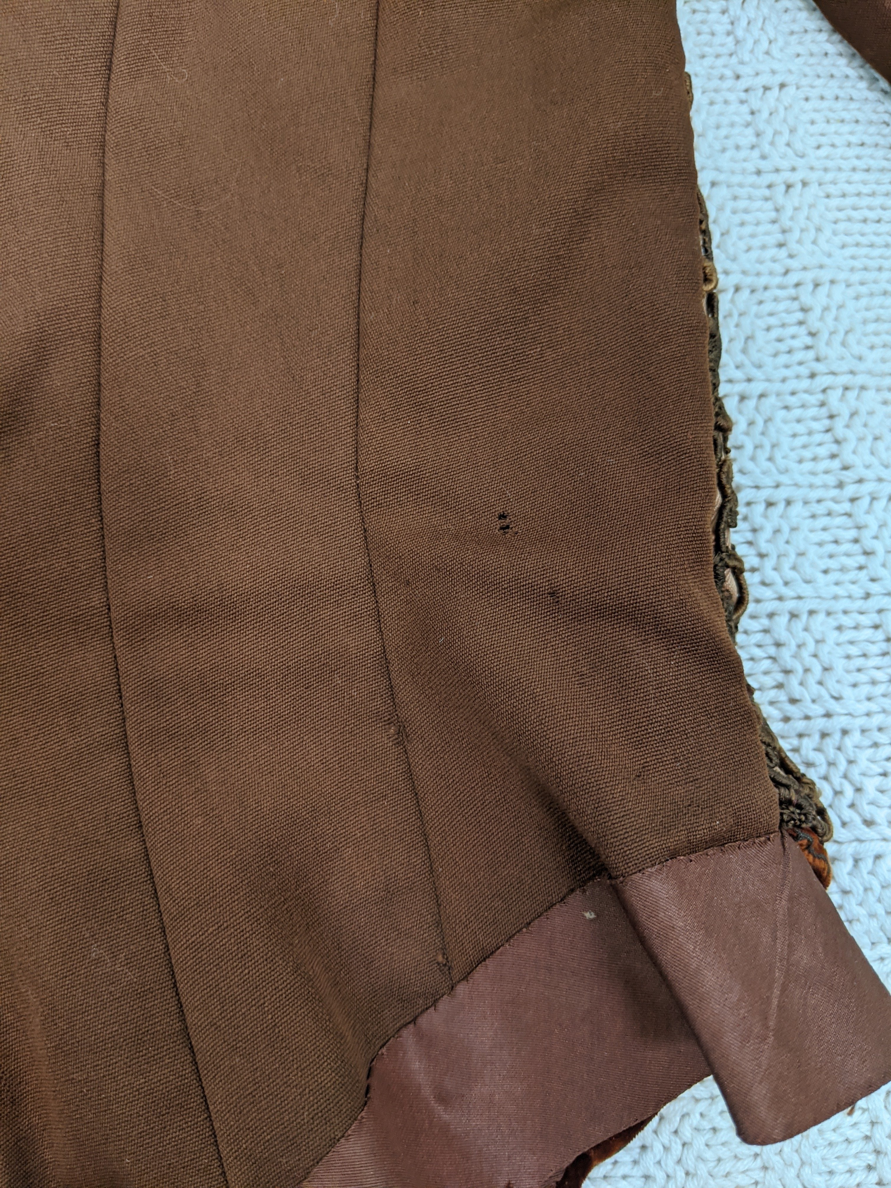 1890s Brown Velvet Gigot Sleeve Bodice