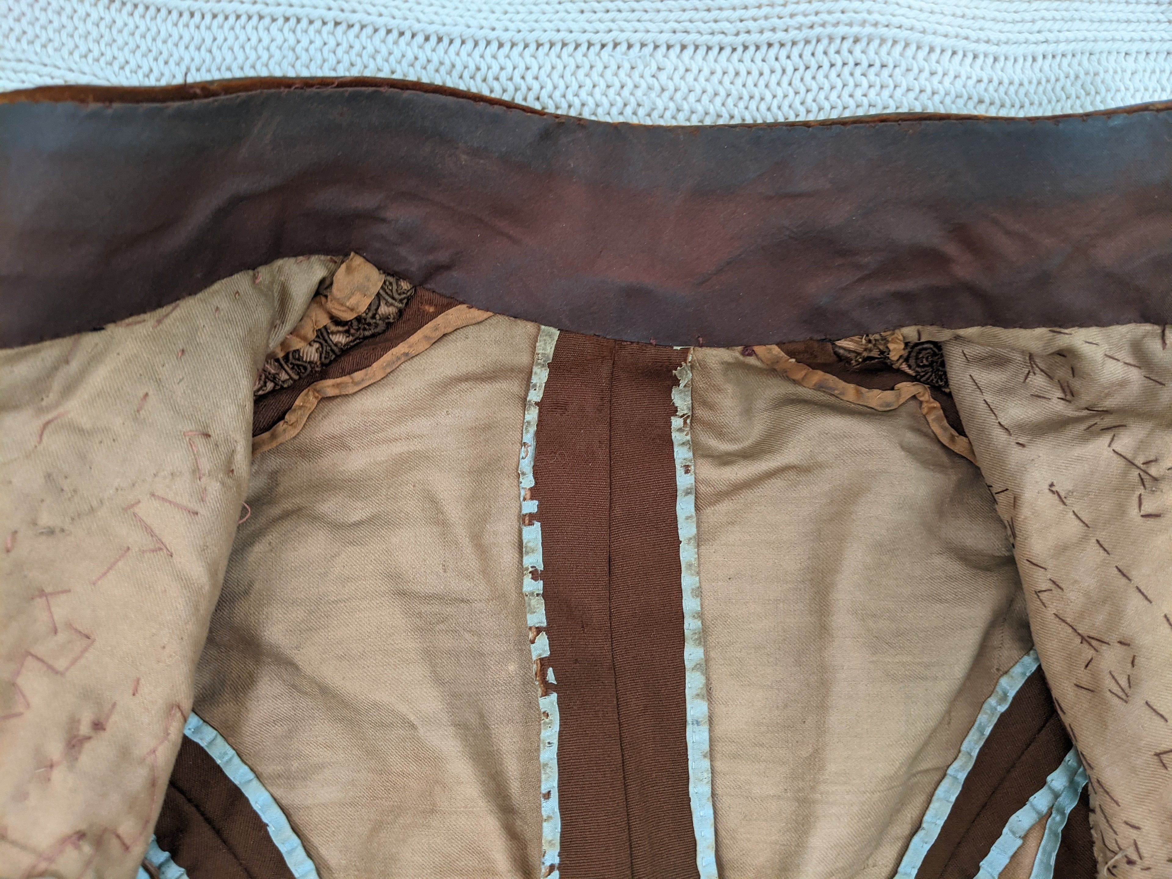 1890s Brown Velvet Gigot Sleeve Bodice