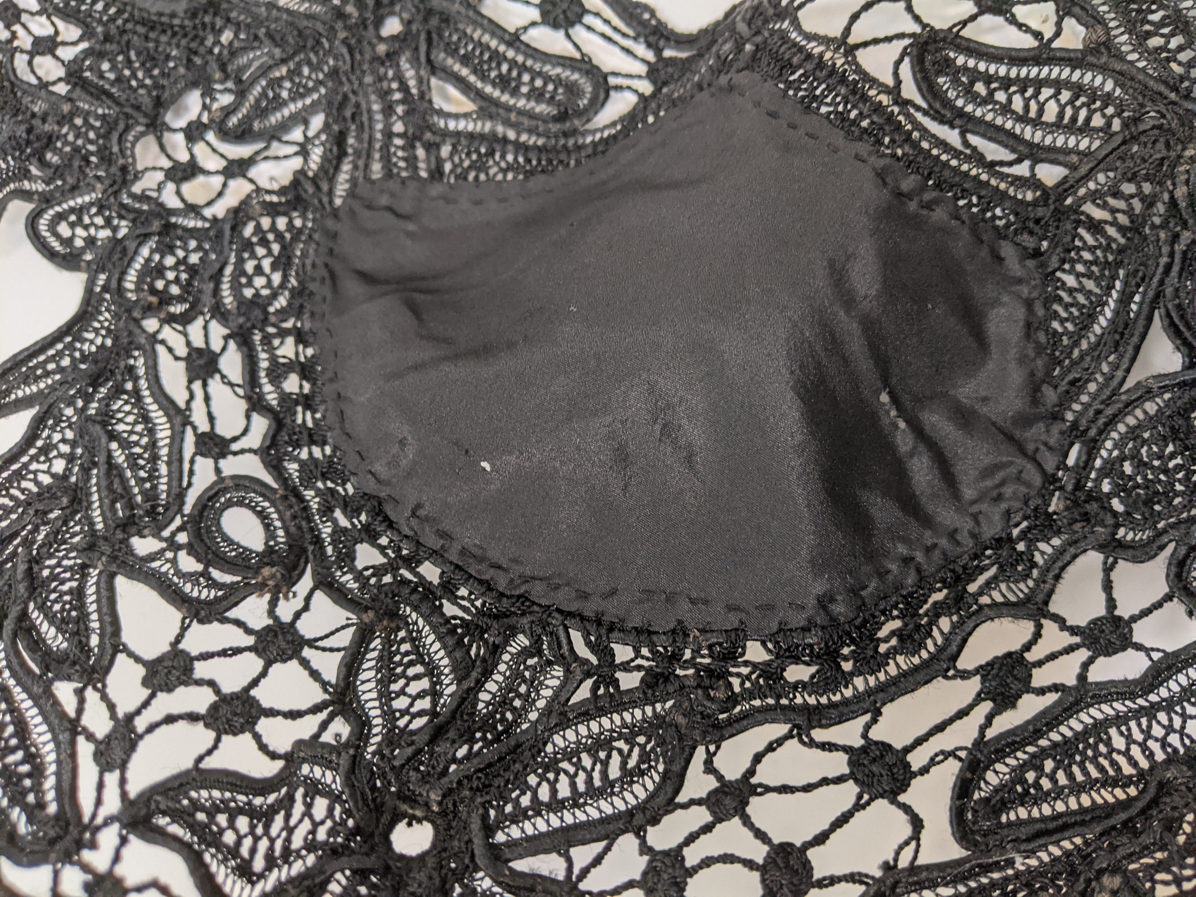 1890s-1900s Black Lace Collar
