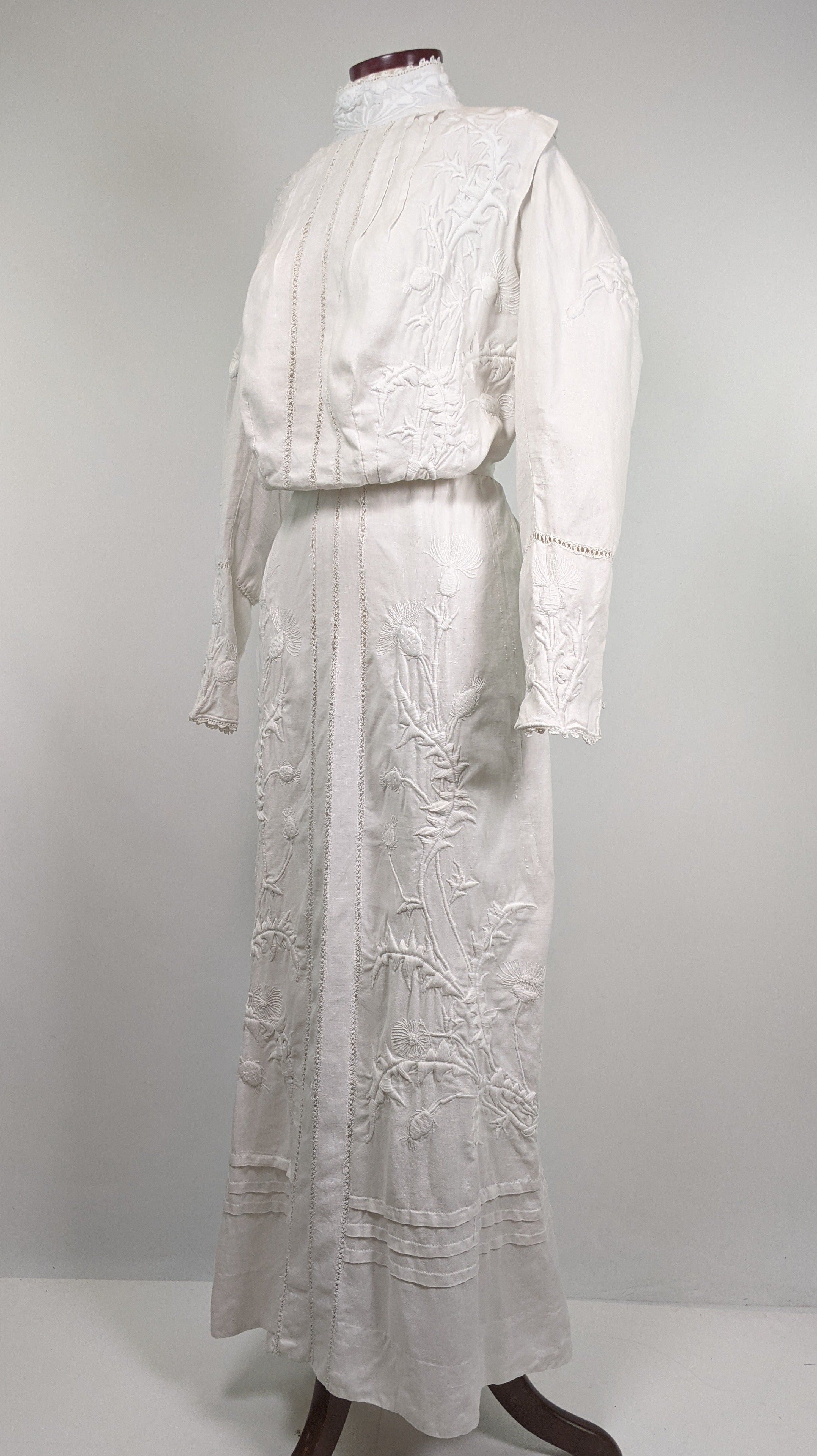 1900s Thistle Linen Dress
