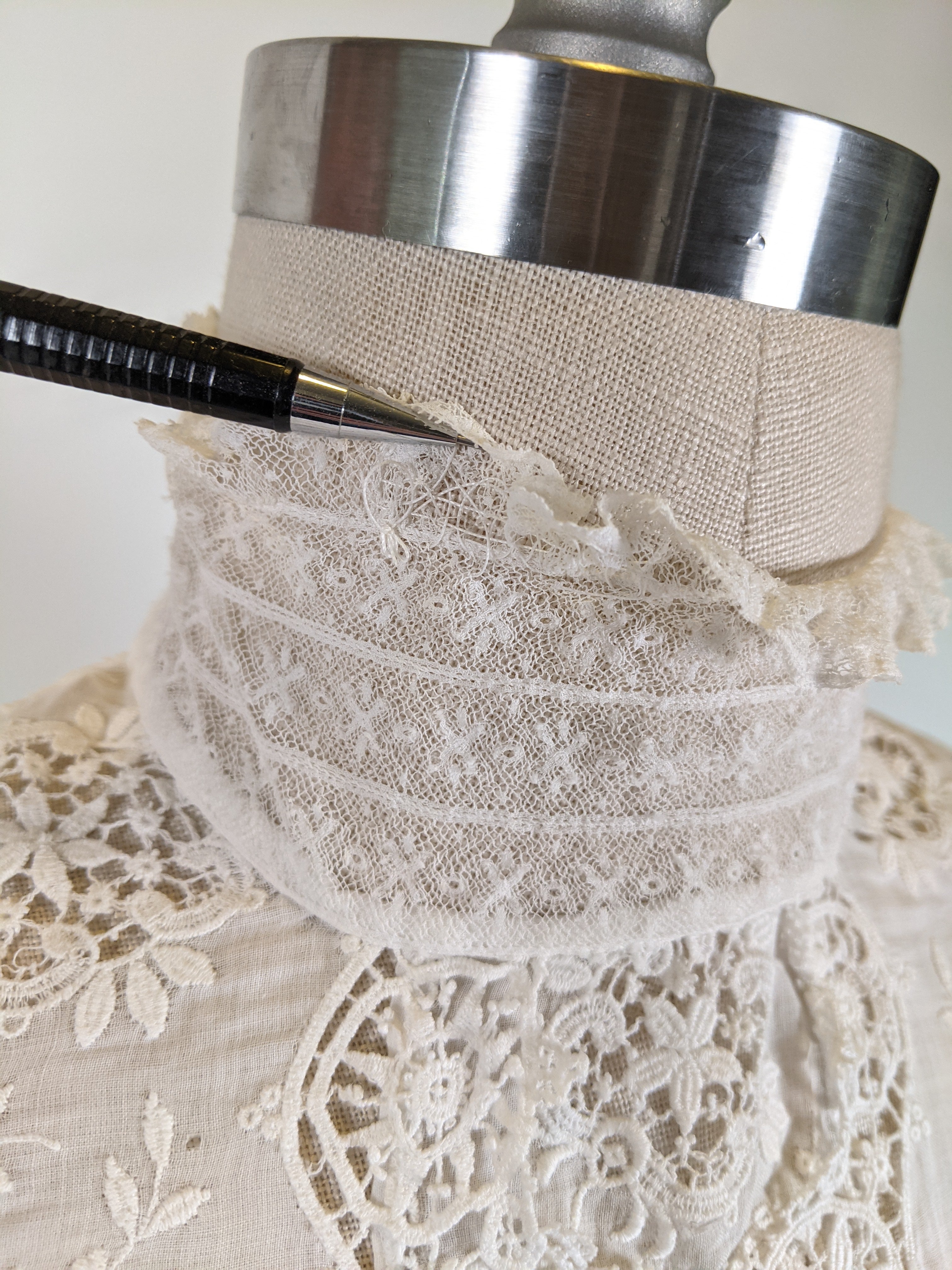 1900s White Lace Shirtwaist