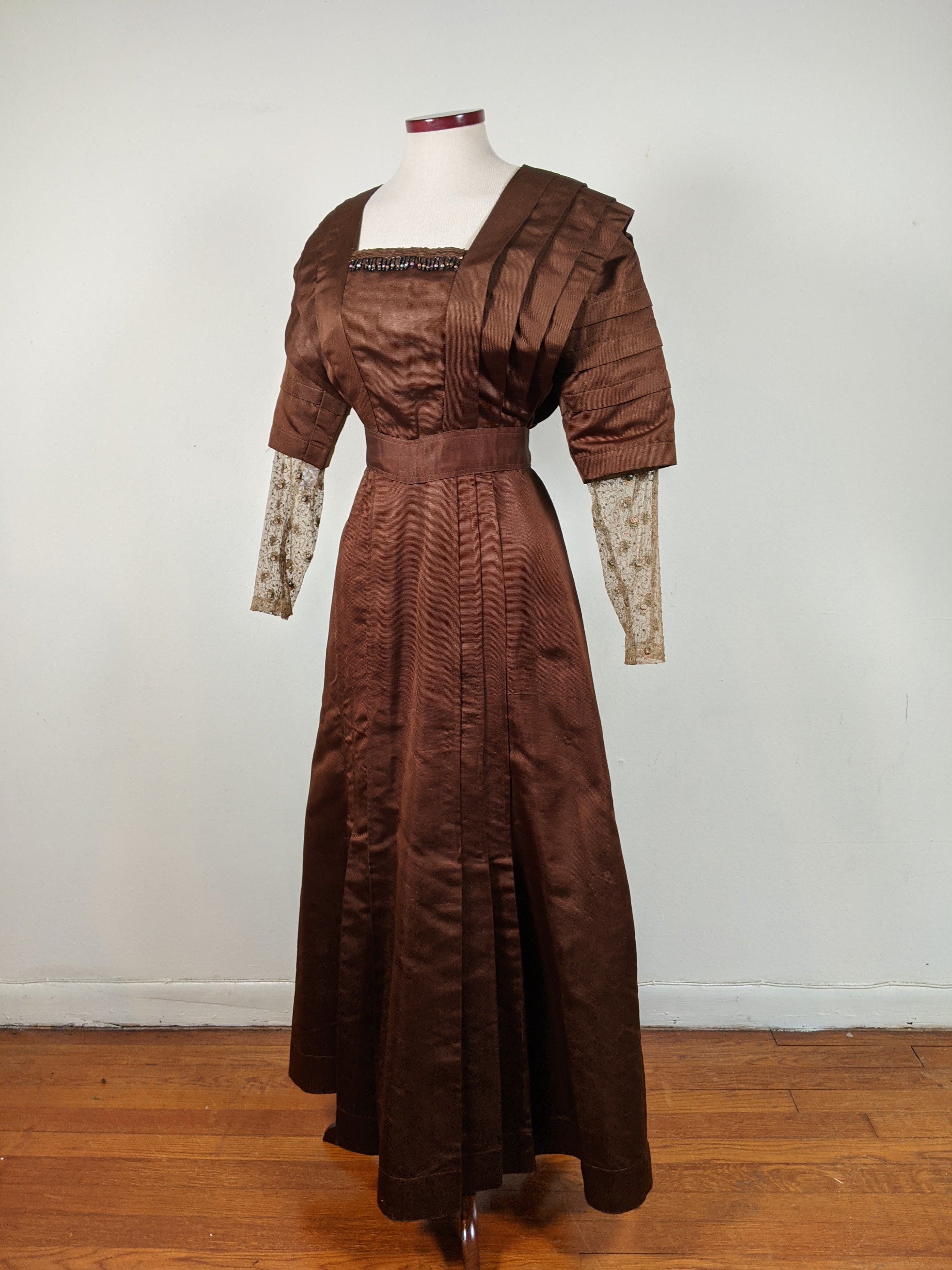 1908-1909 Red Ochre Silk Dress