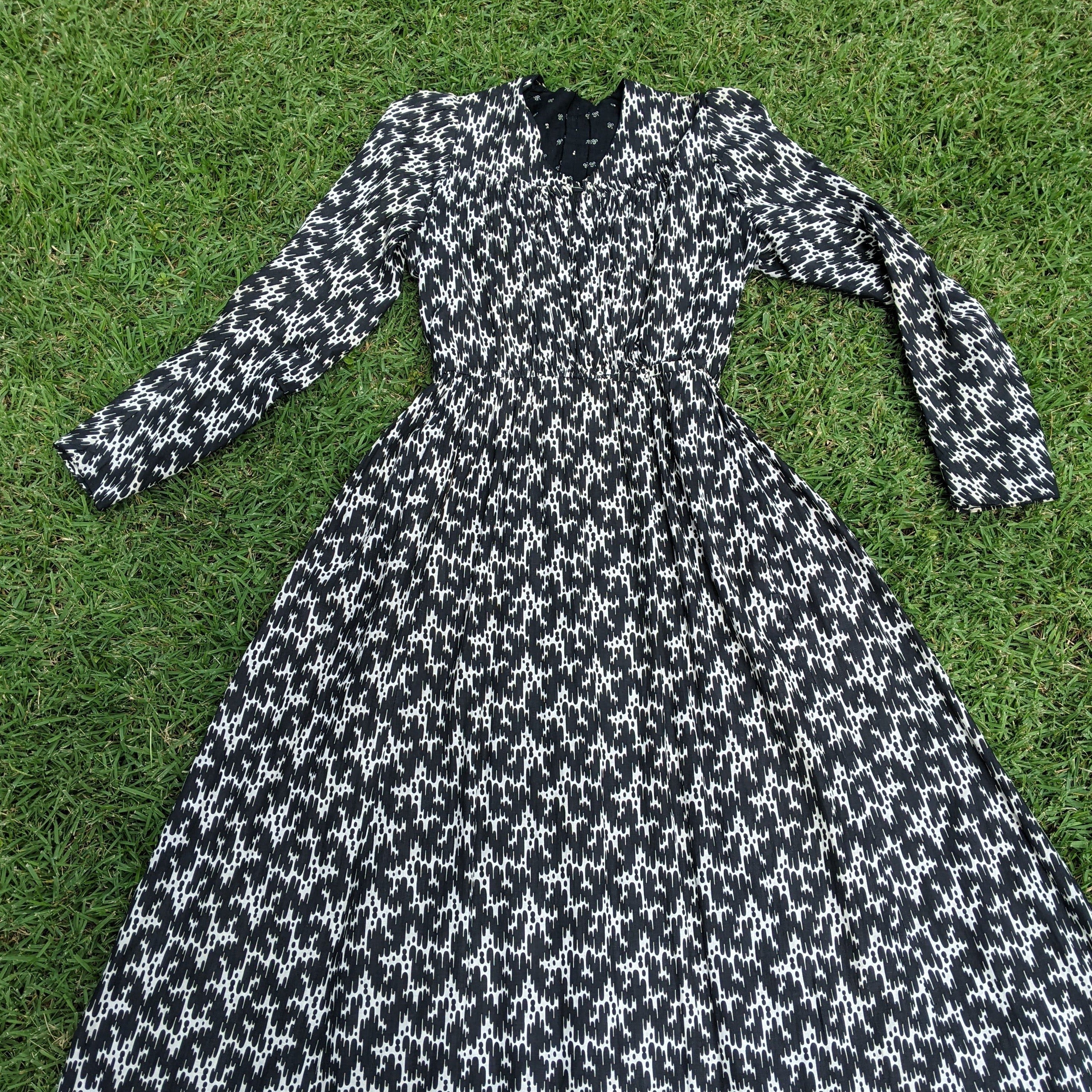 C. 1899 to Early 1900s Cotton Wrapper Dress