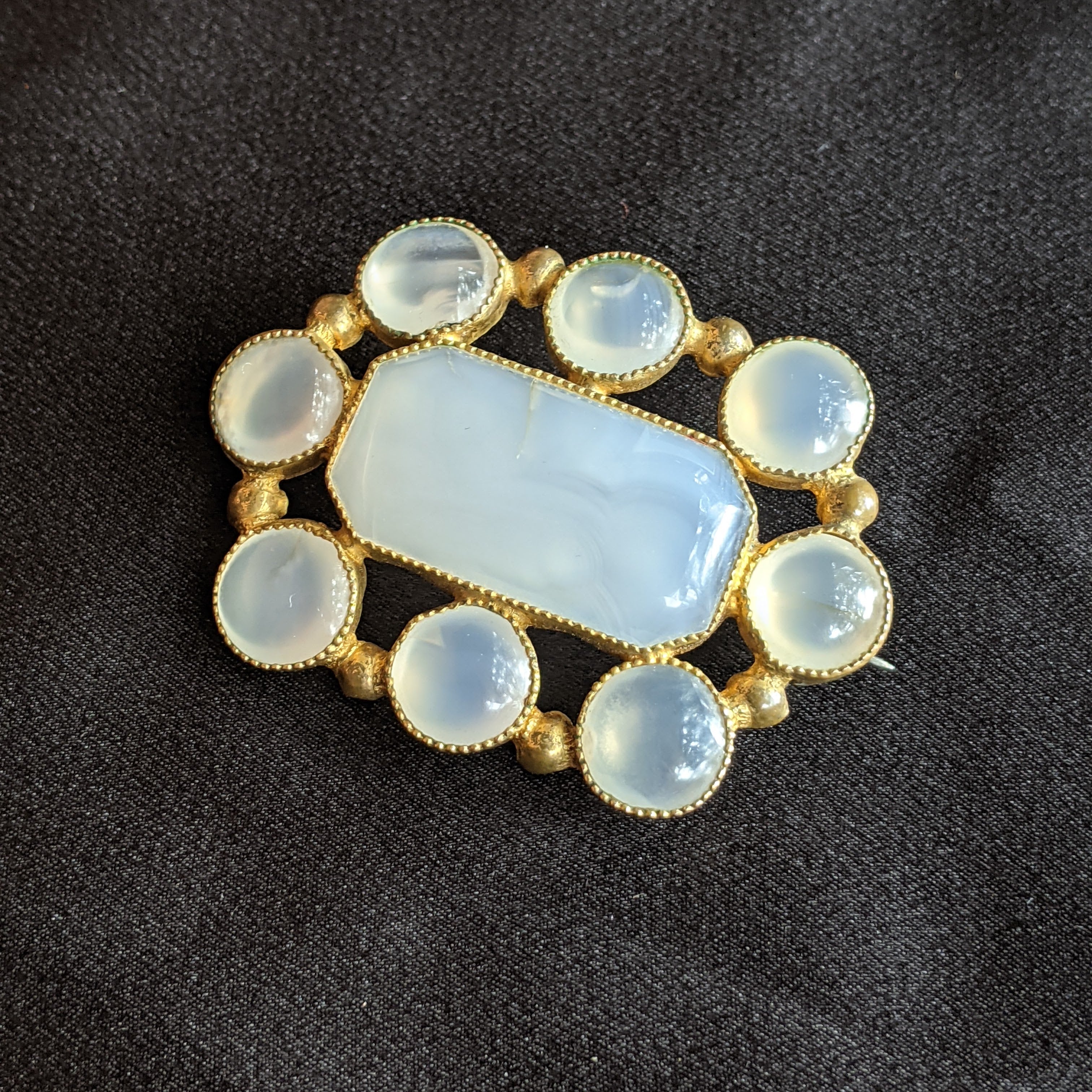 19th c. Scottish White Agate / Chalcedony Brooch