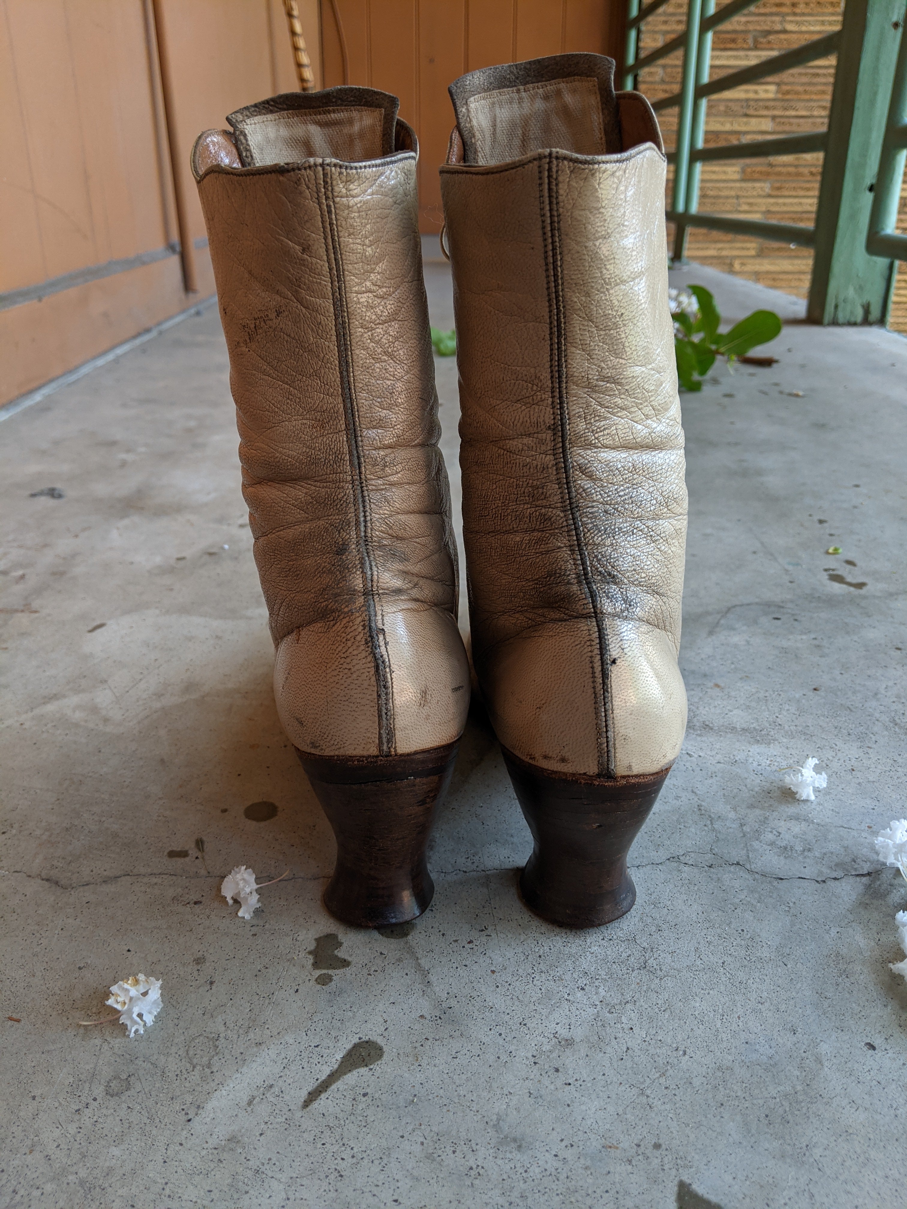 1900s-1910s Oatmeal Brown Lace Up Boots | Sz 7-7.5