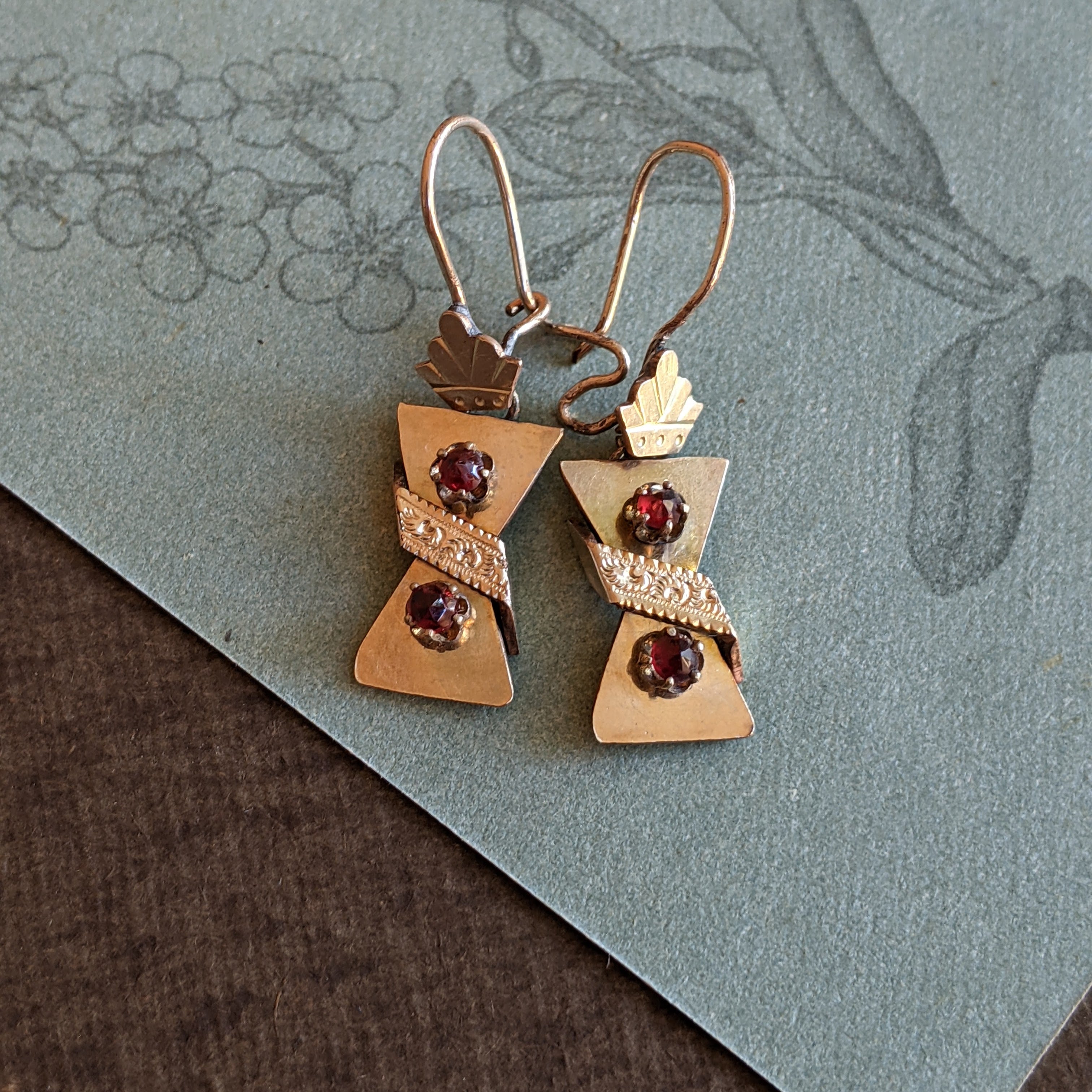 1890s Hourglass Earrings