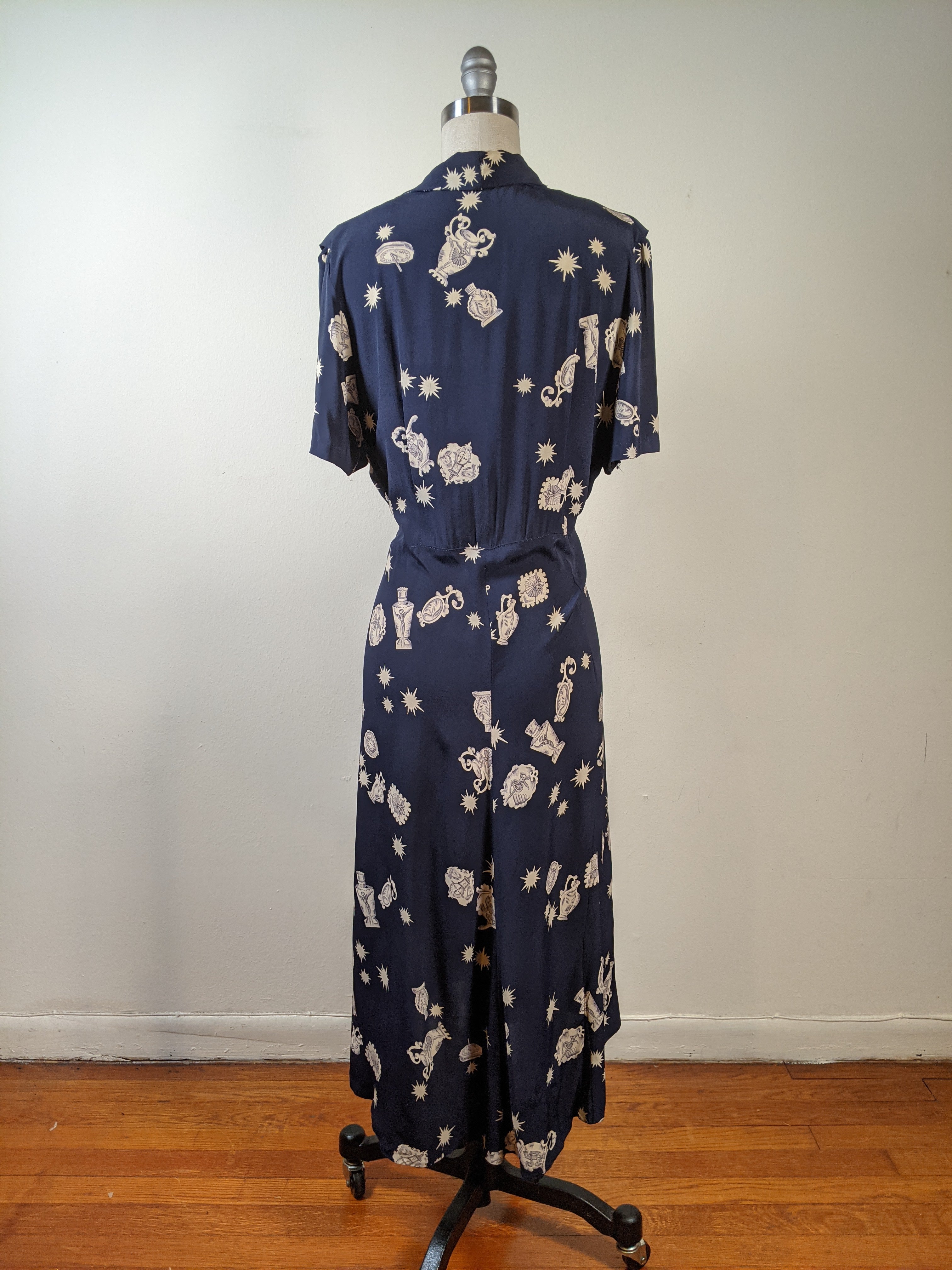 1940s Novelty Print Rayon Dress