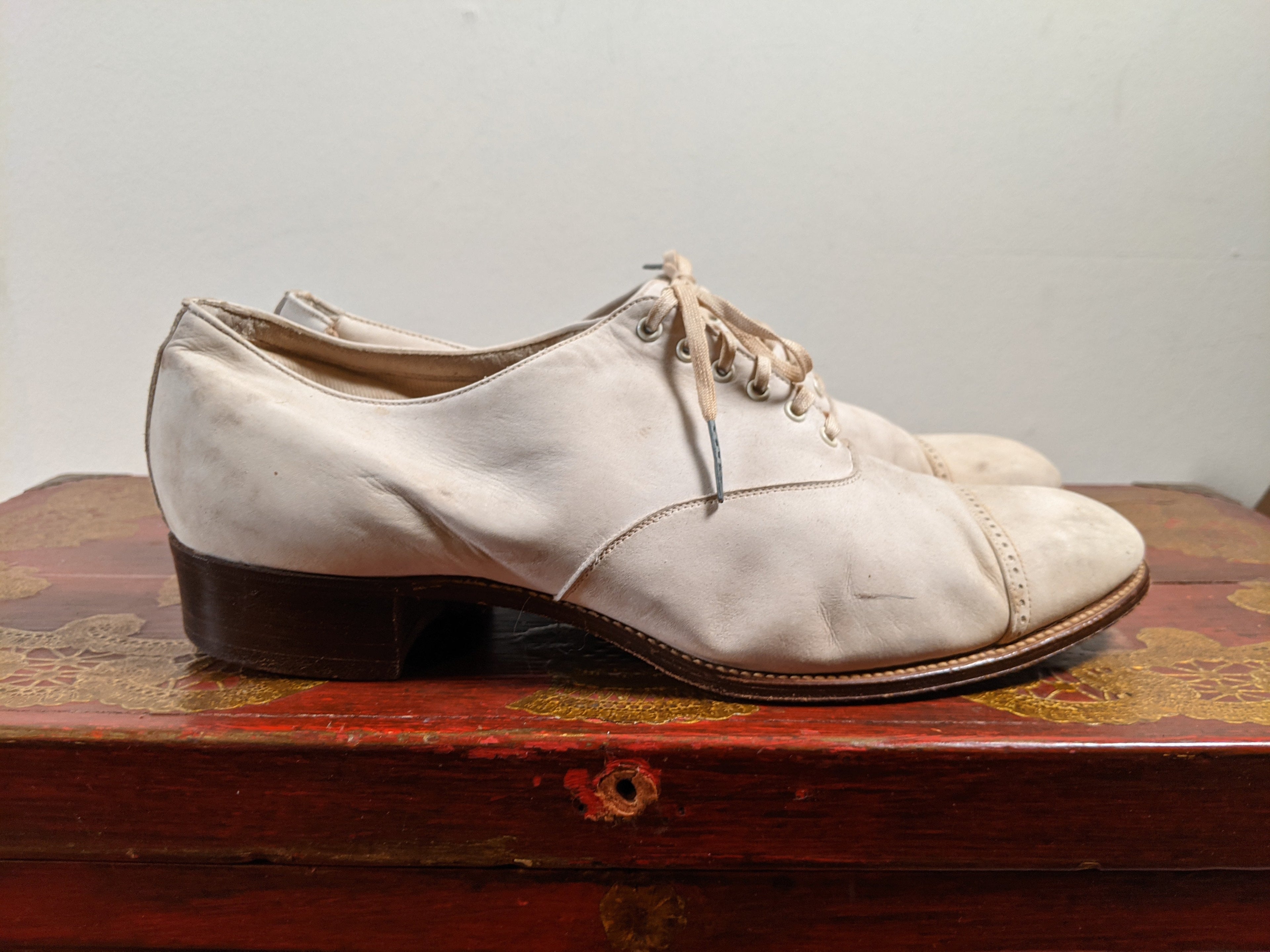 c. 1920s White Nubuck Oxfords | Approx Sz 7