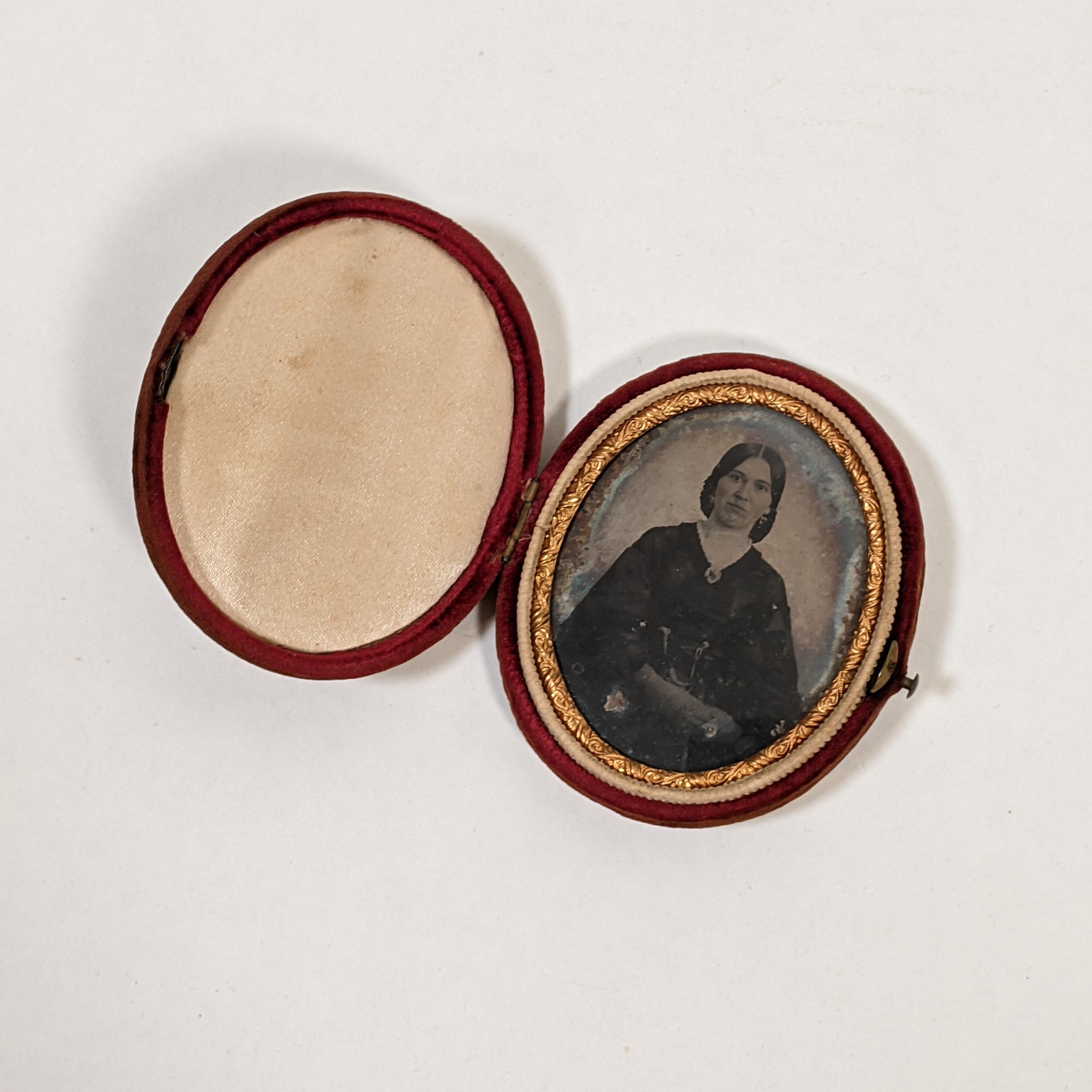 19th c. Tintype Photo in Velvet Case