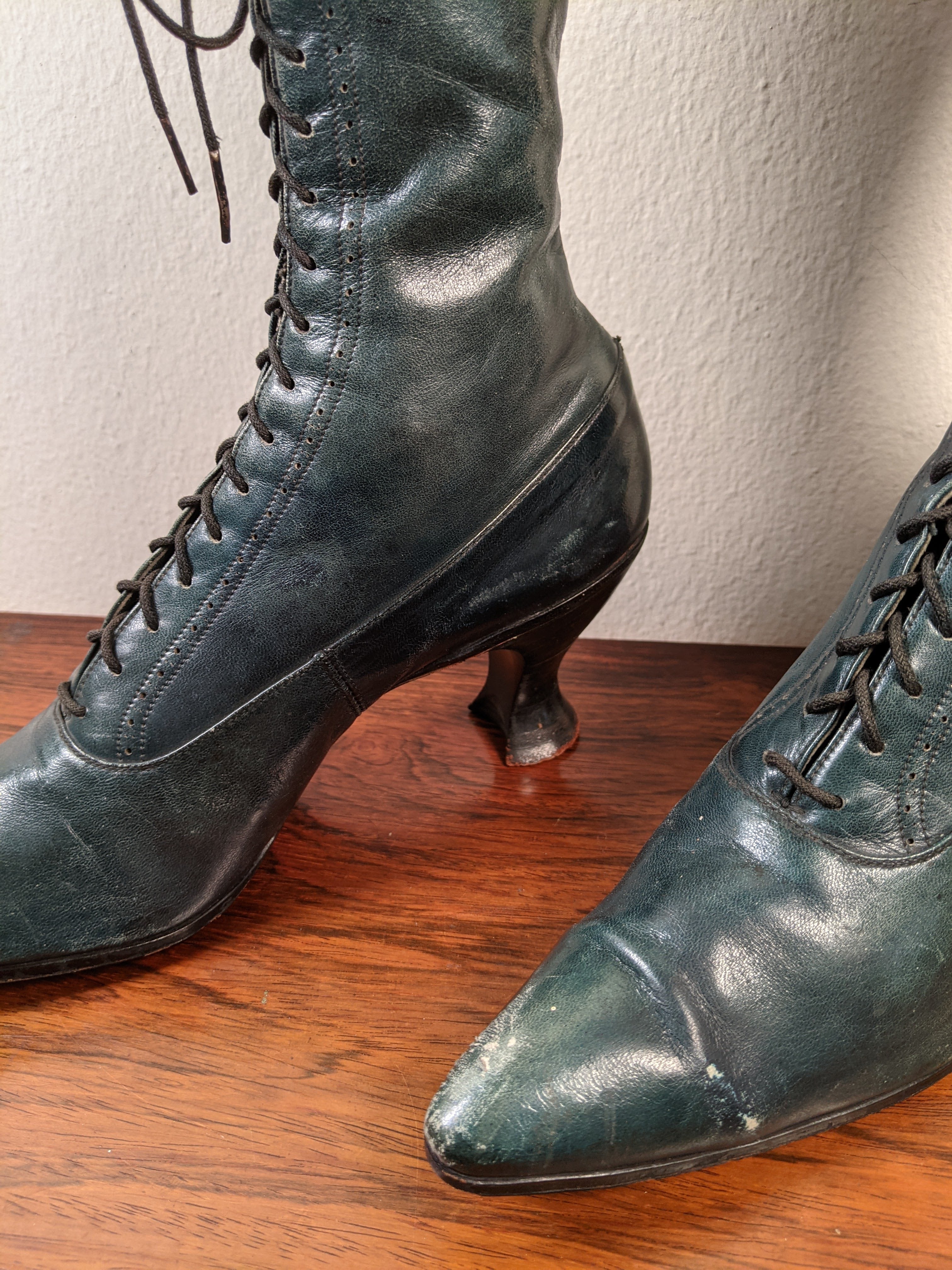 c. 1910-1920s Blue/Green Louis Heel Boots | Approx Sz 6-6.5