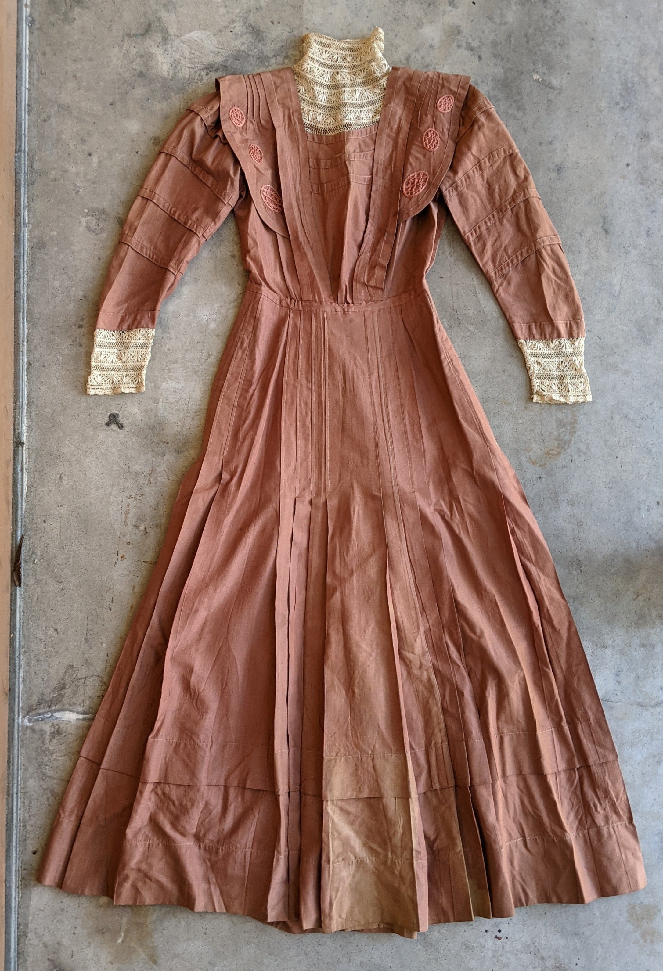 c. 1908-1909 Peach Silk Dress | Study + Display