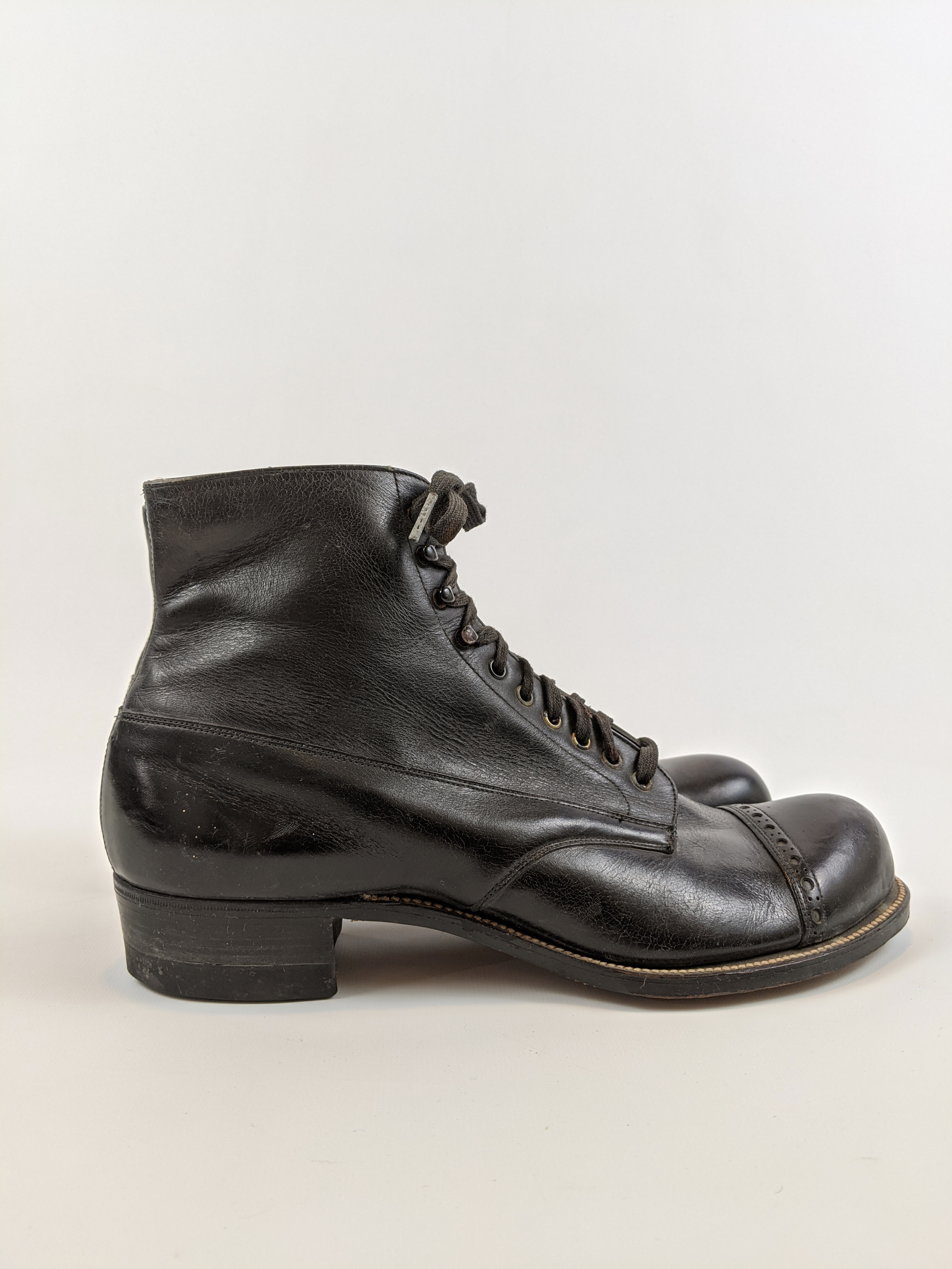 RESERVED | 1910s Black Lace Up Boots | Approx Sz 7.5-8