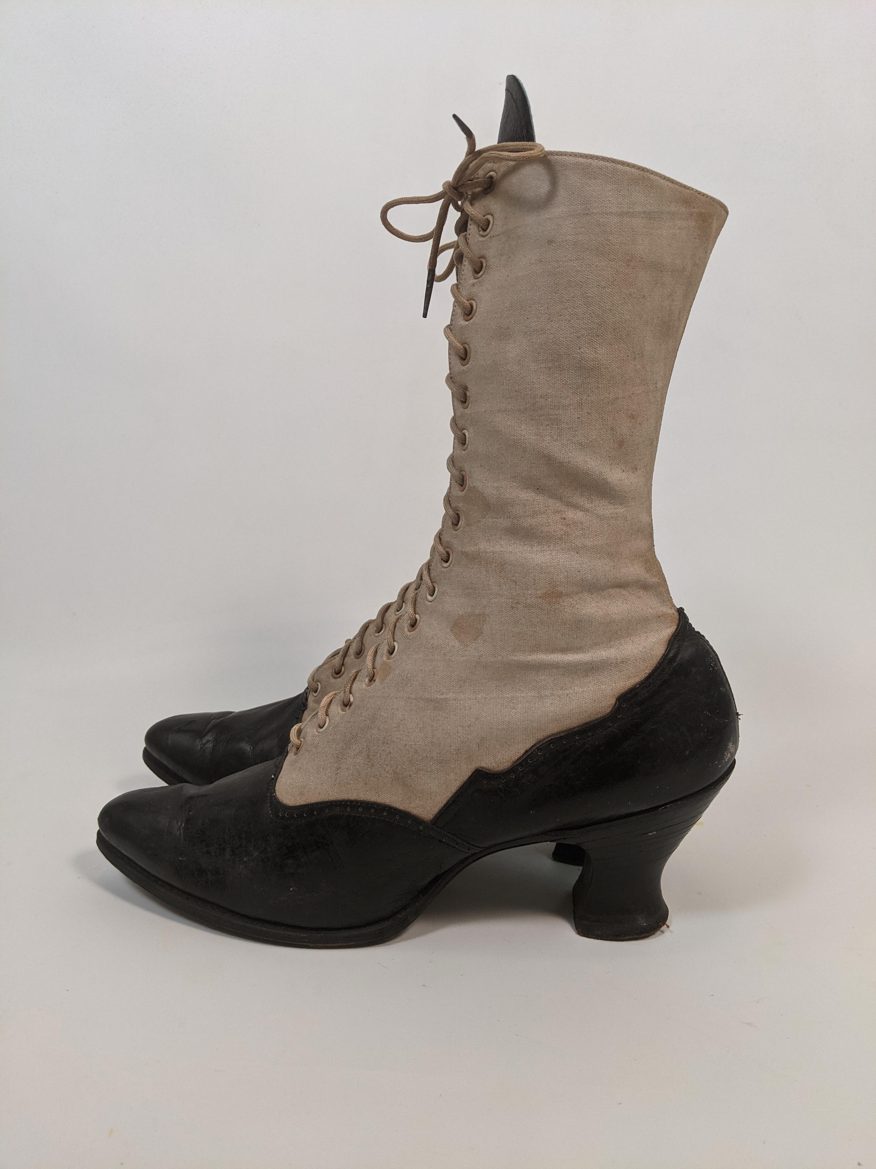 1910s Black and White Boots | Approx Sz 7.5