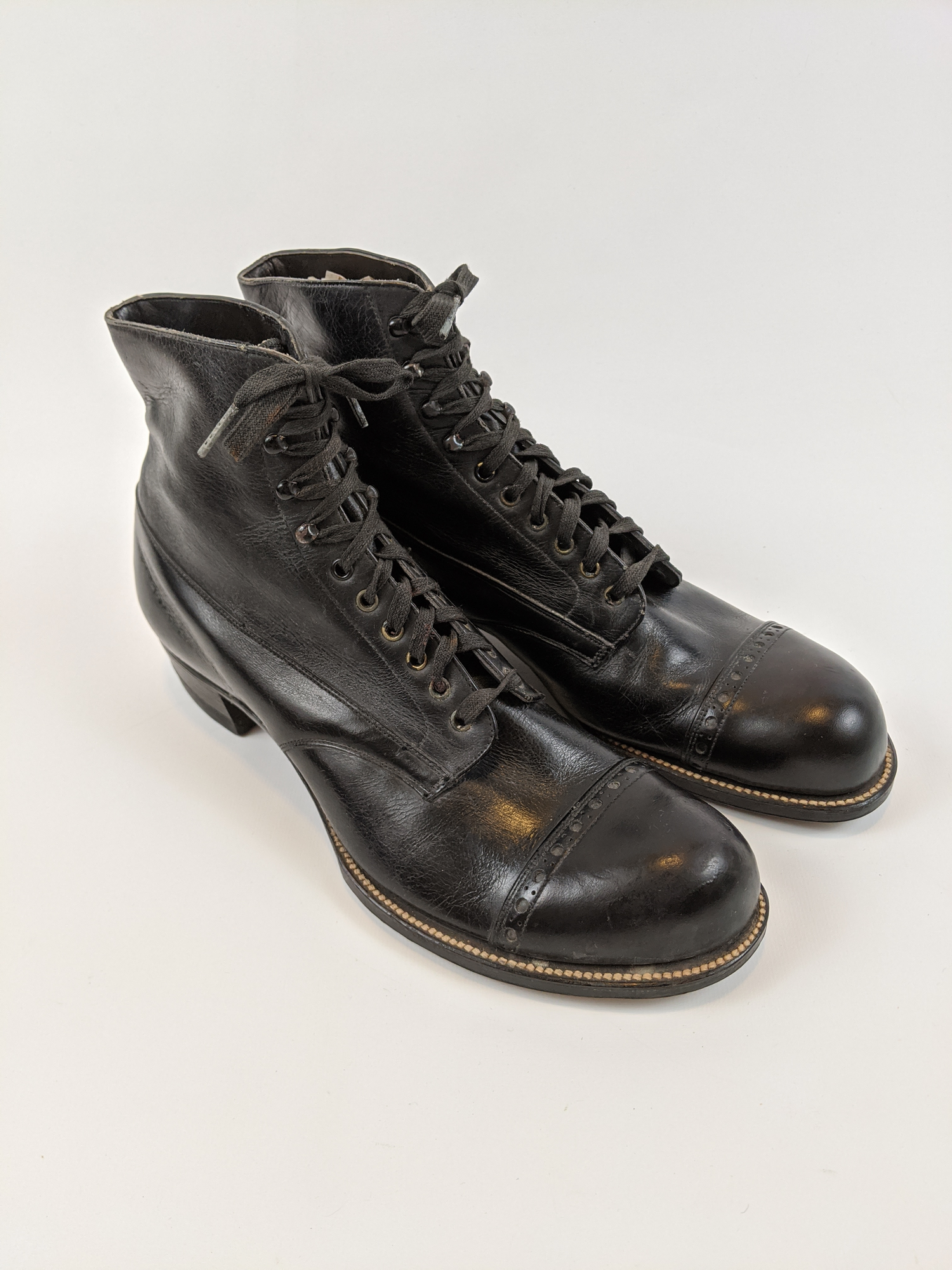 RESERVED | 1910s Black Lace Up Boots | Approx Sz 7.5-8