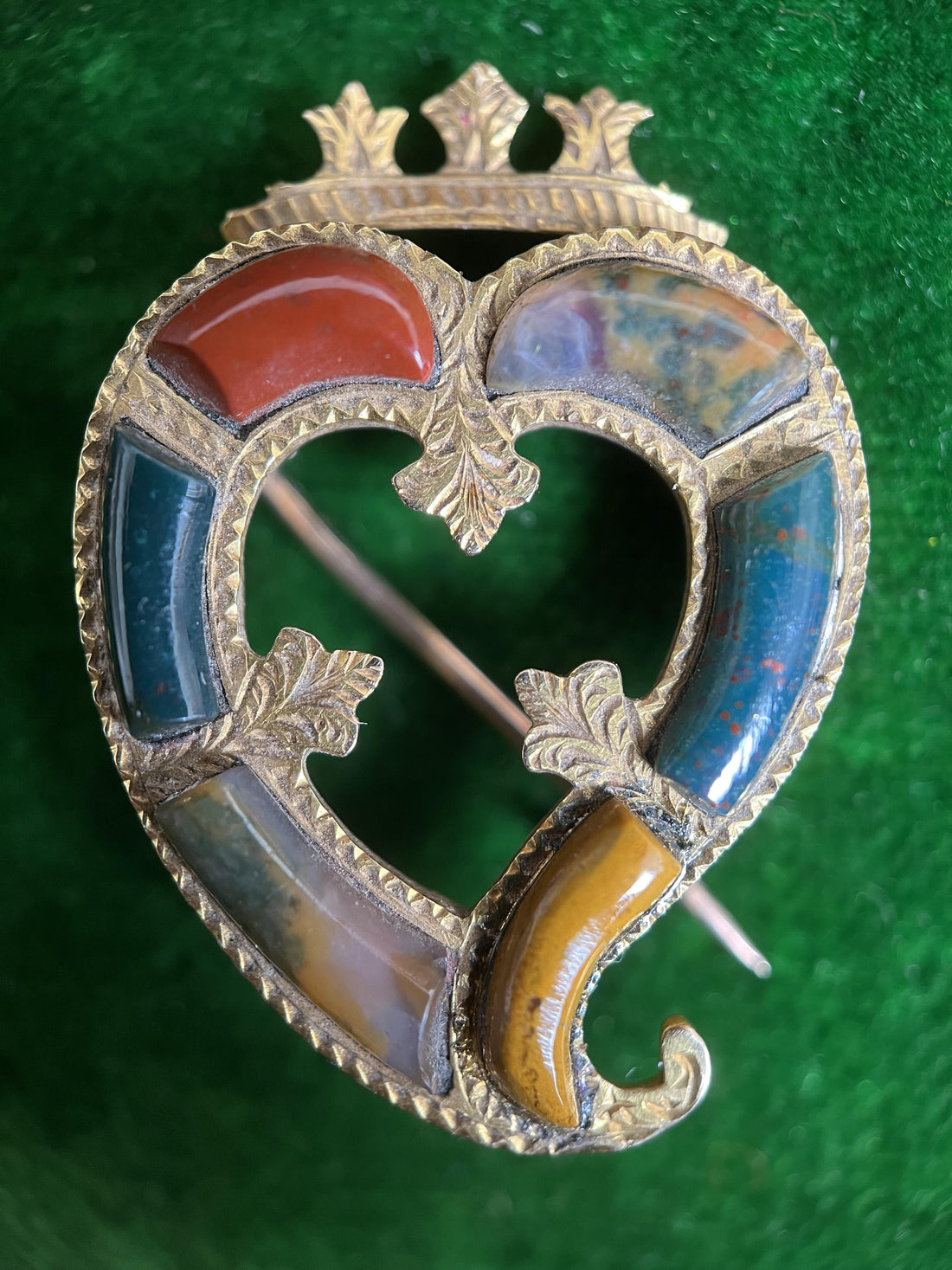 14k Gold Scottish Agate Witch&