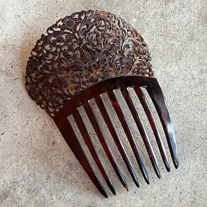 Mid-19th c. Carved Tortoise Shell Comb