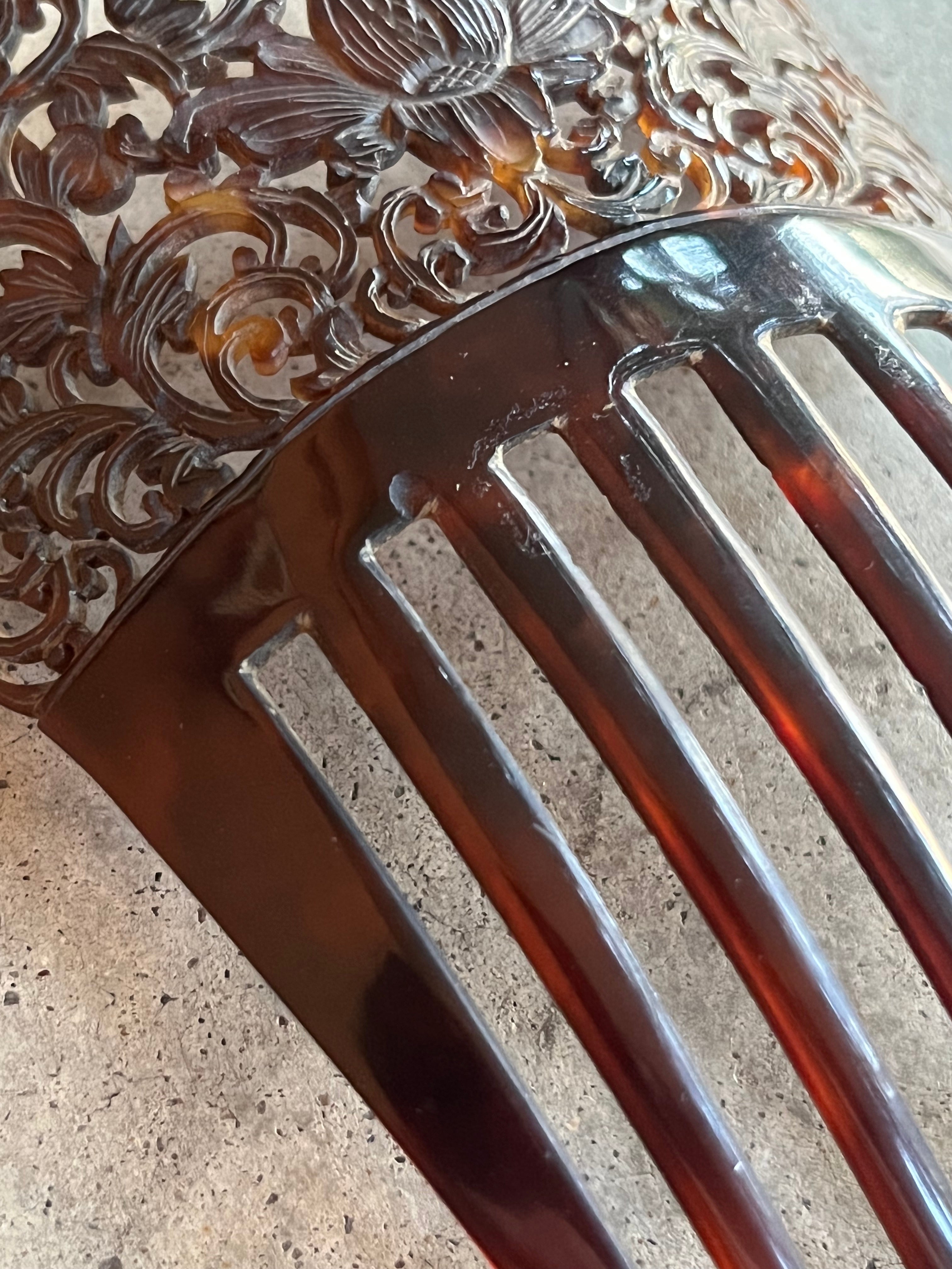 Mid-19th c. Carved Tortoise Shell Comb