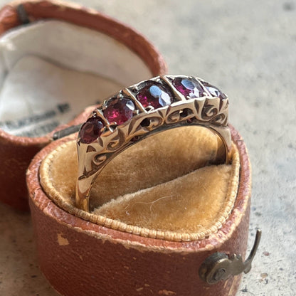 1907 9k Gold Rhodolite Garnet Ring