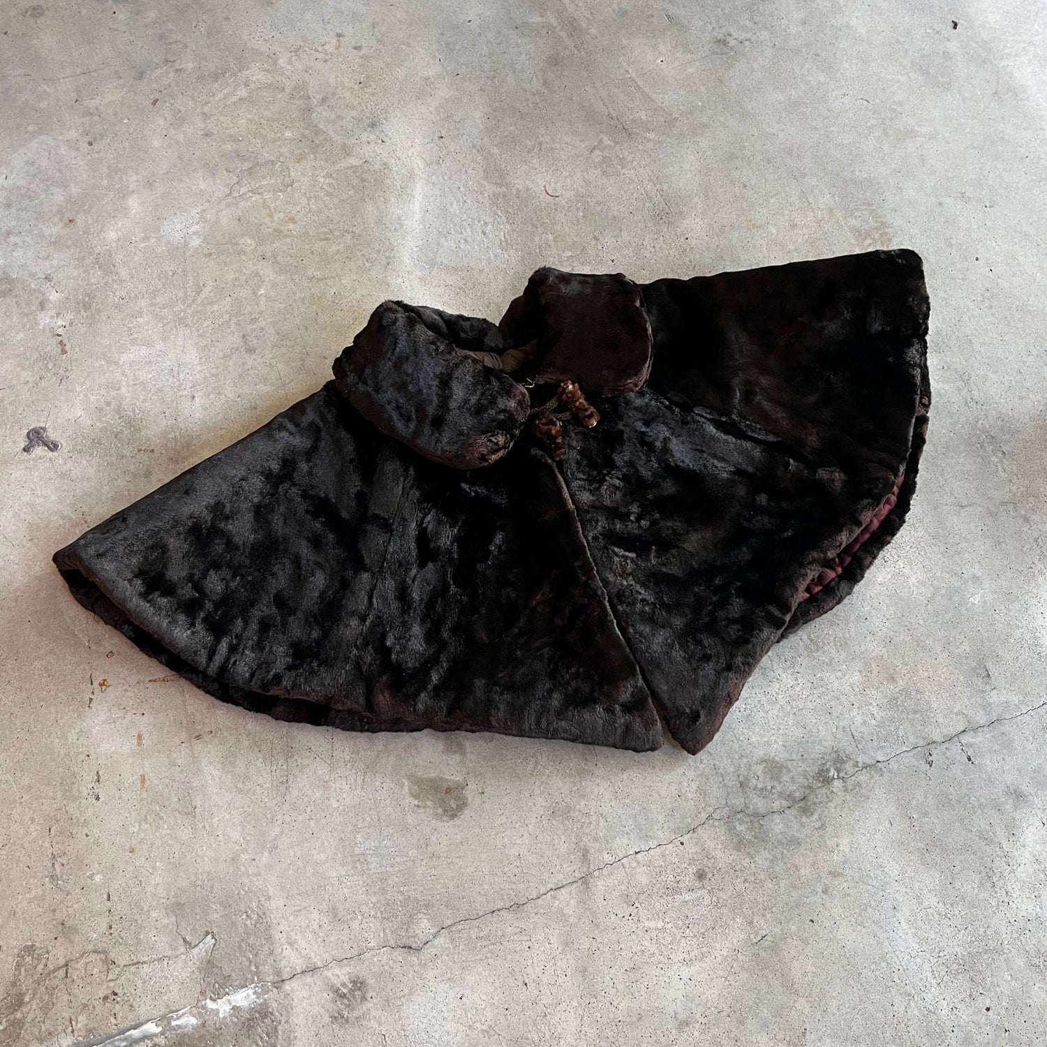 c. 1890s Faux Seal Plush Capelet