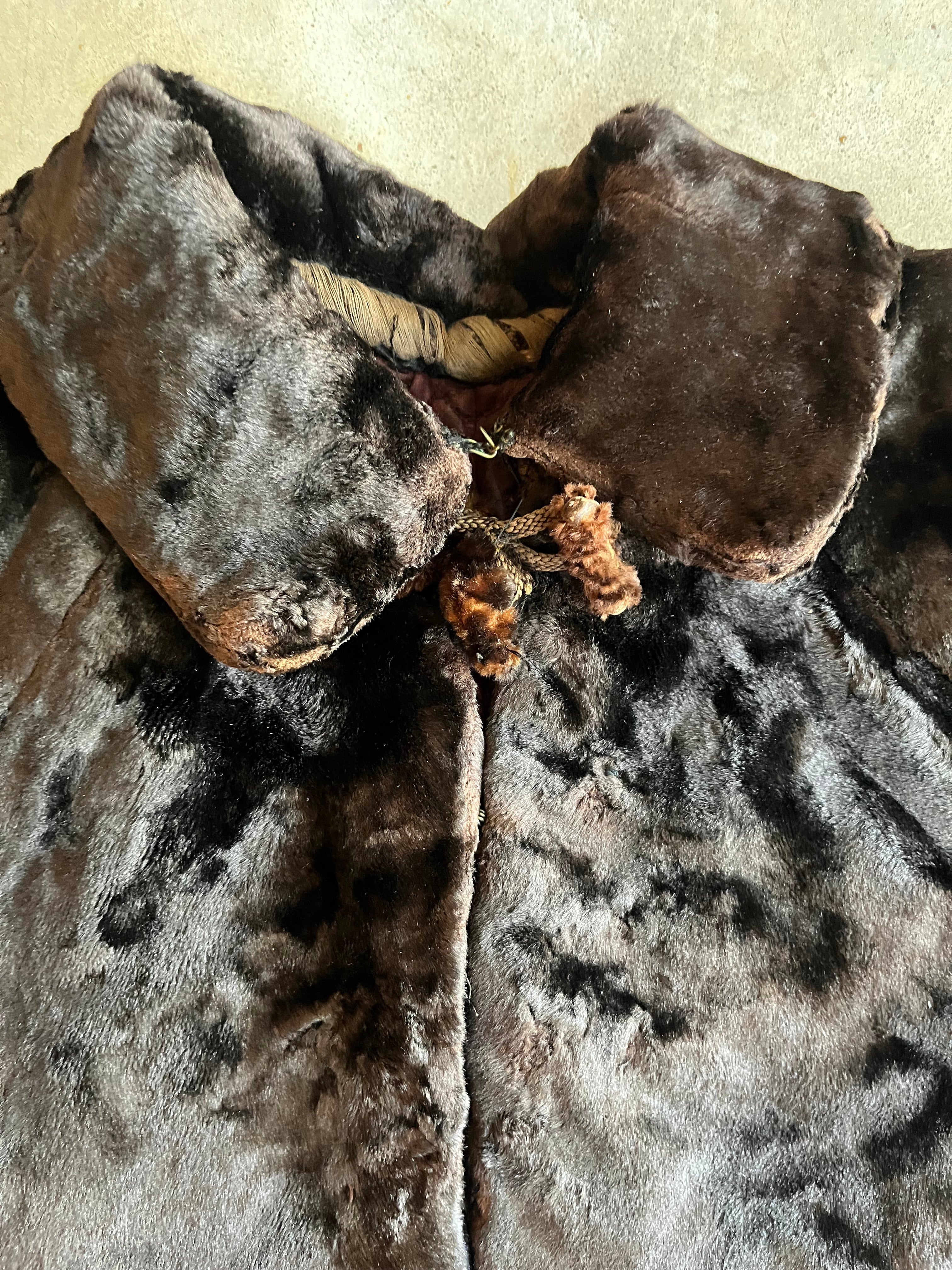 c. 1890s Faux Seal Plush Capelet