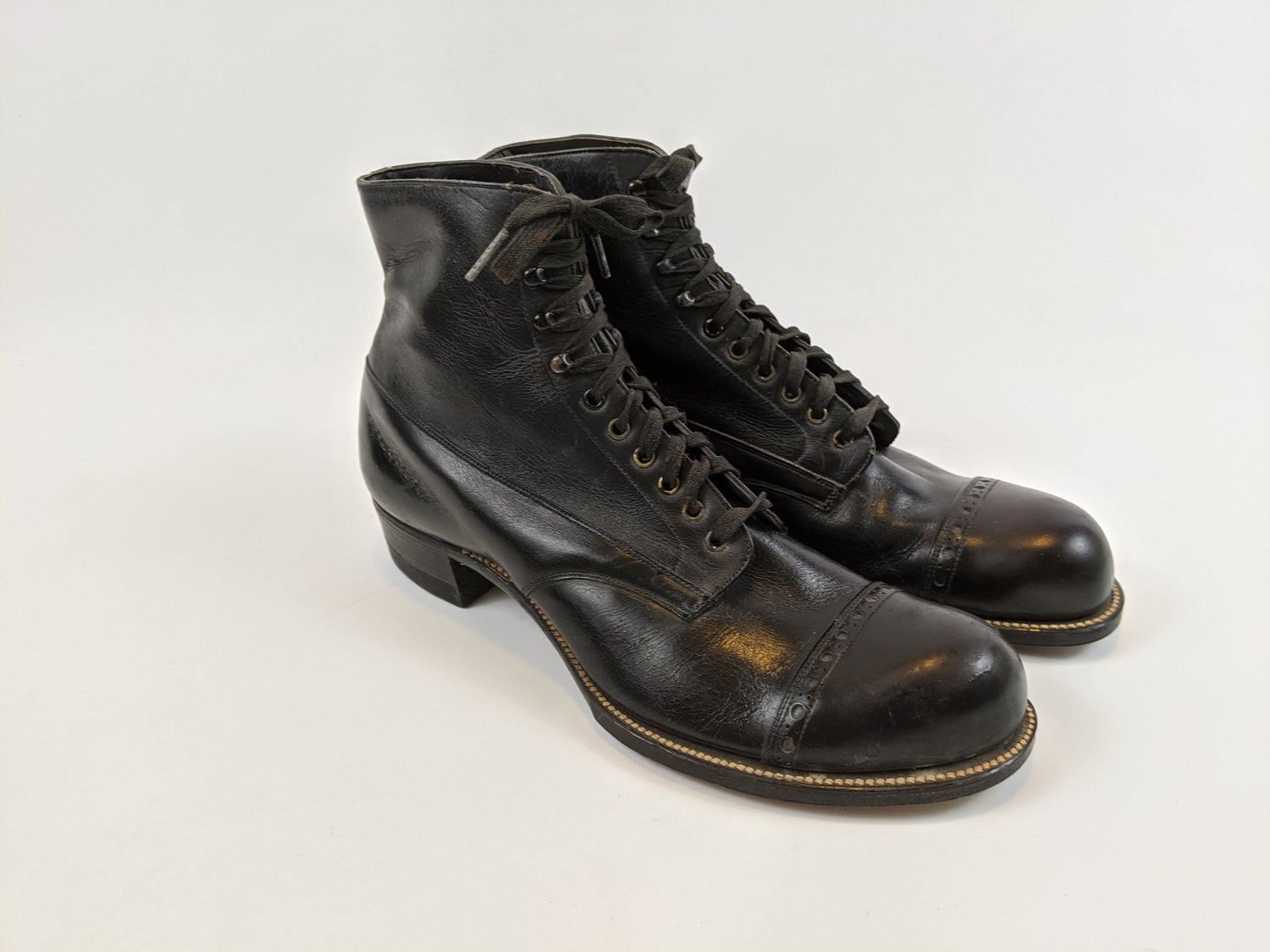 RESERVED | 1910s Black Lace Up Boots | Approx Sz 7.5-8