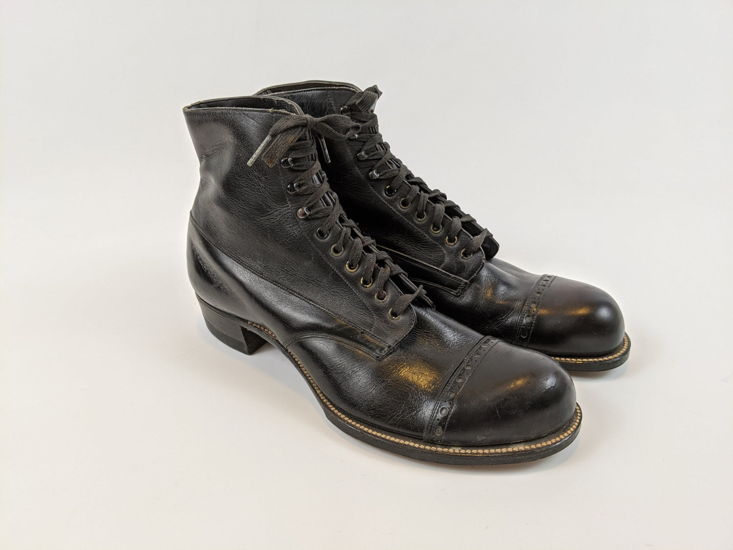 RESERVED | 1910s Black Lace Up Boots | Approx Sz 7.5-8
