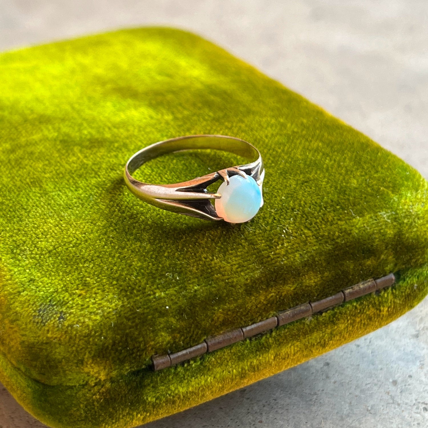 Turn of the Century 8k Gold Opal Ring
