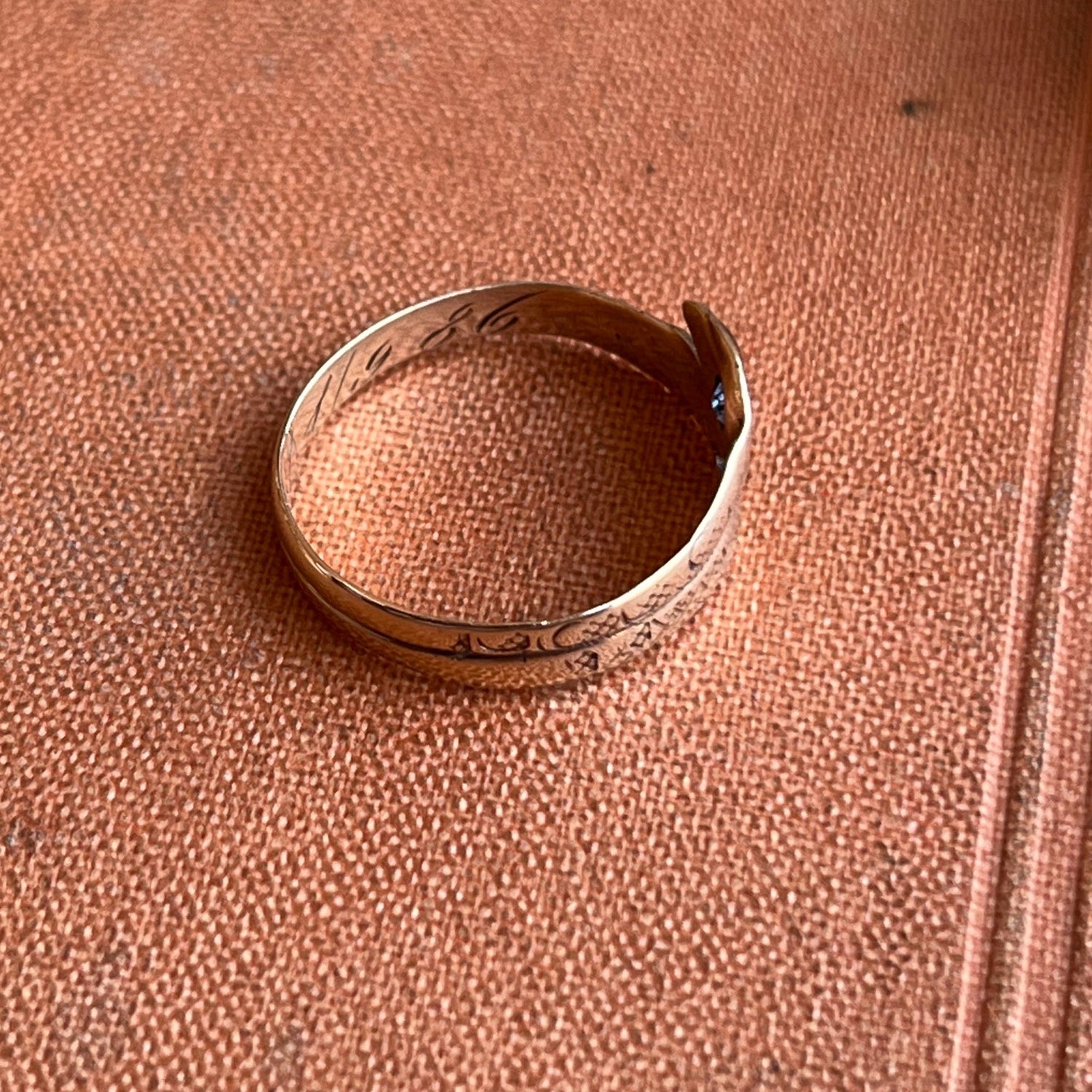 1886 14k Gold Snake Sapphire Ring