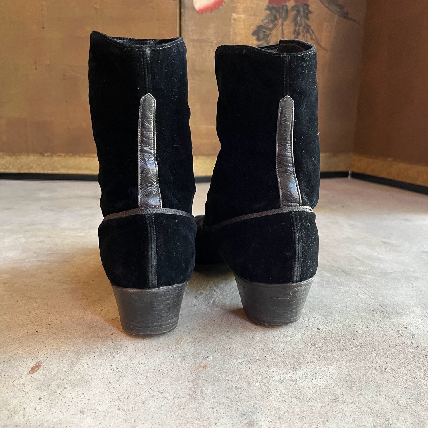 c. 1910s Black Velvet Side Button Boots | Approx Sz 7.5-8