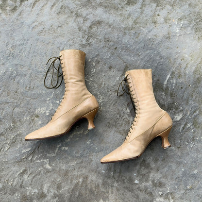 c. 1910s-1920s Tan Louis Heel Boots | Approx Sz 7.5-8