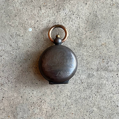 1904 St. Louis Engraved Gunmetal Sovereign Case Fob