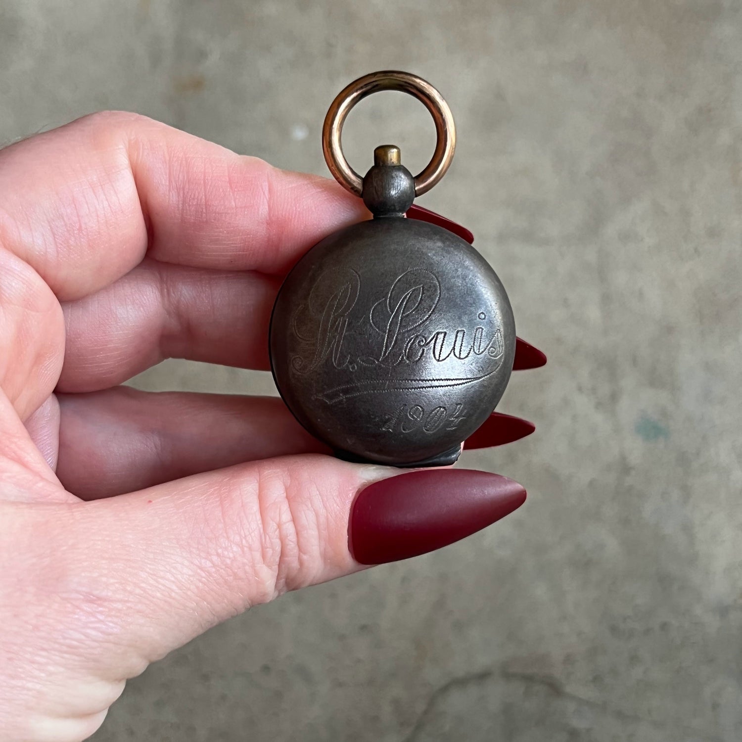 1904 St. Louis Engraved Gunmetal Sovereign Case Fob