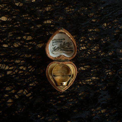 19th c. 18k Gold Earle / Earl Family Crest Signet Ring