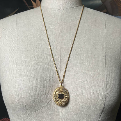 18k Gold 19th c. Floral Locket